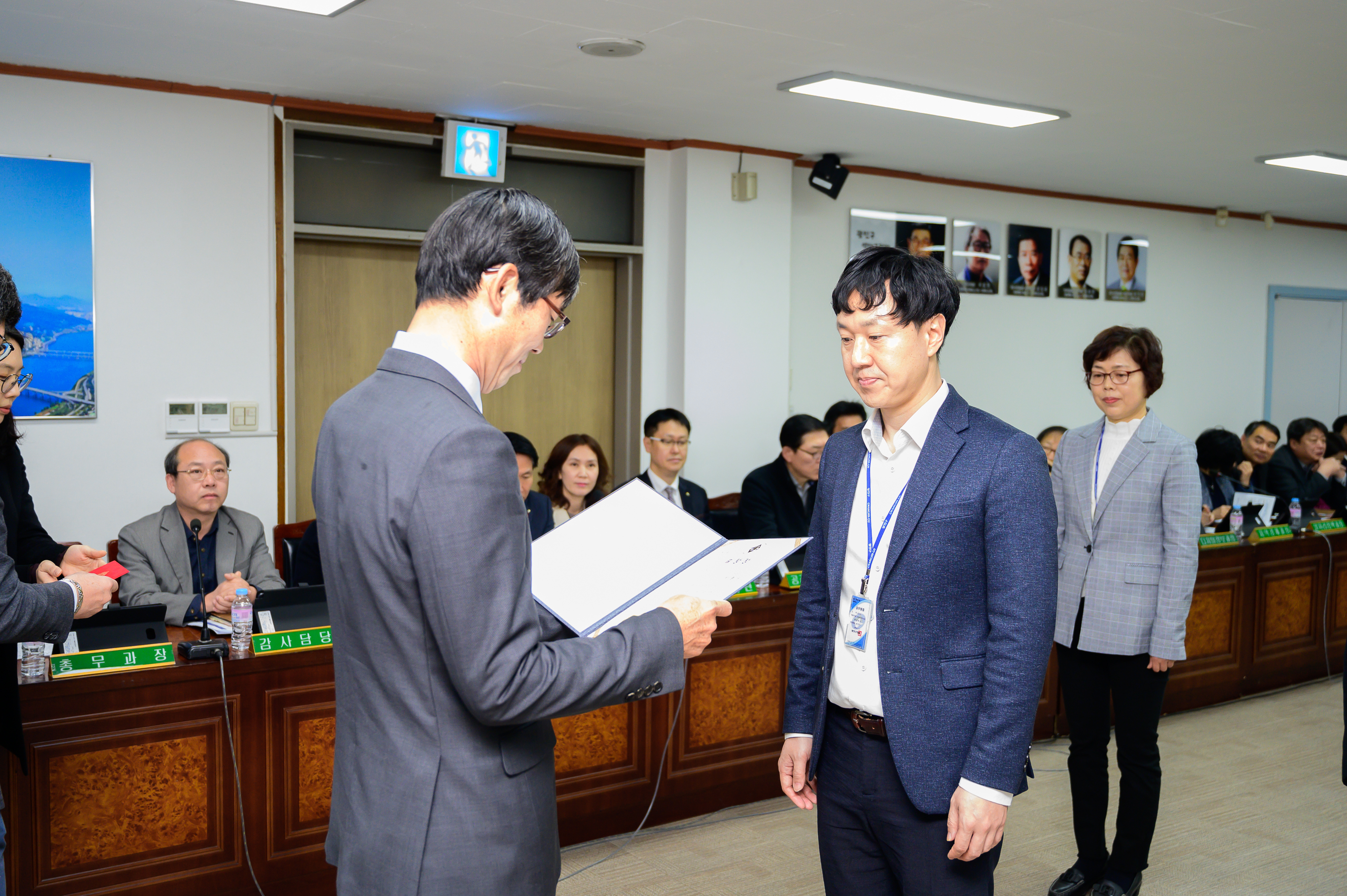 20190321-2019년 3월 우수공무원 표창수여 20190321-12624_S_082345.jpg