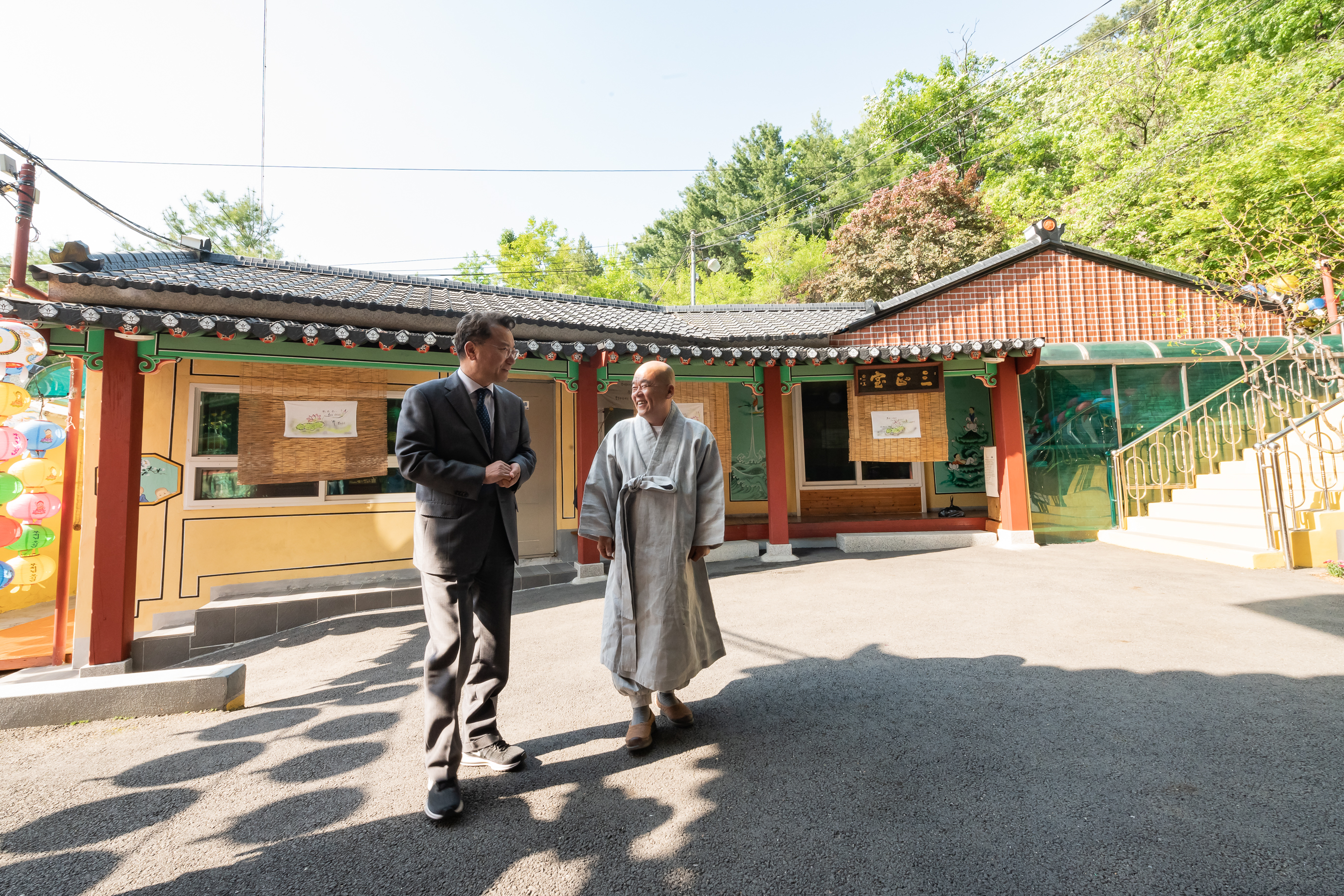 20190509-부처님 오신 날 봉축 및 주지스님 방문 인사-기원정사(자광), 용암사(관오) 20190509-42689_S_130200.jpg
