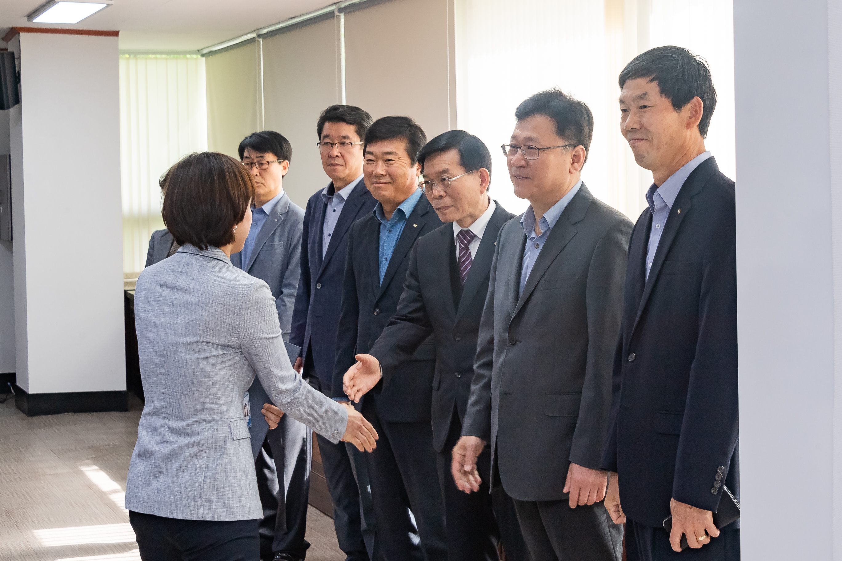 20190430-근속승진 및 복직자 발령장 수여식 20190430-28488_S_173528.jpg