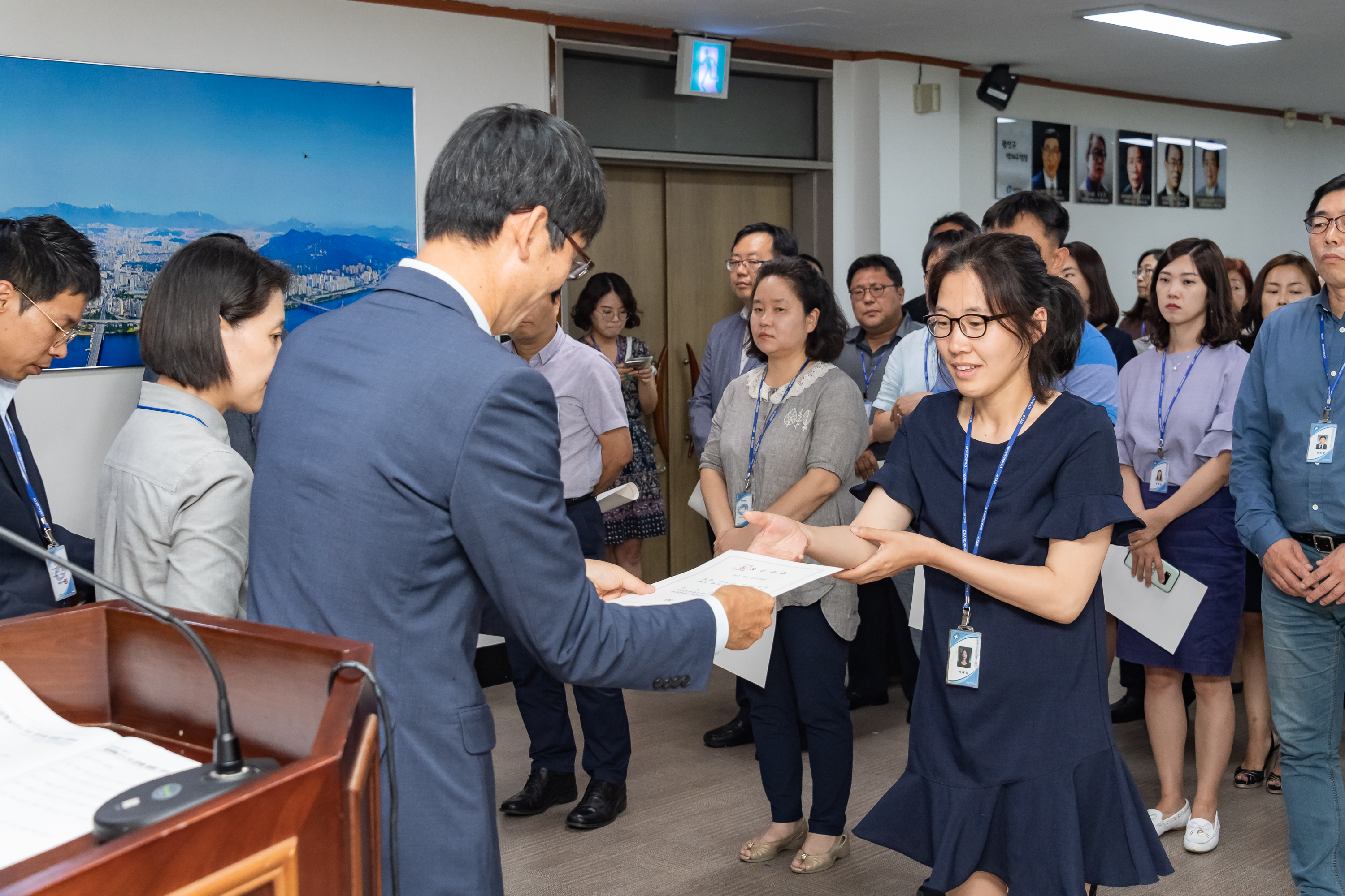 20190626-2019년 하반기 정기인사 발령장 수여식 20190626-85245_S_195746.jpg