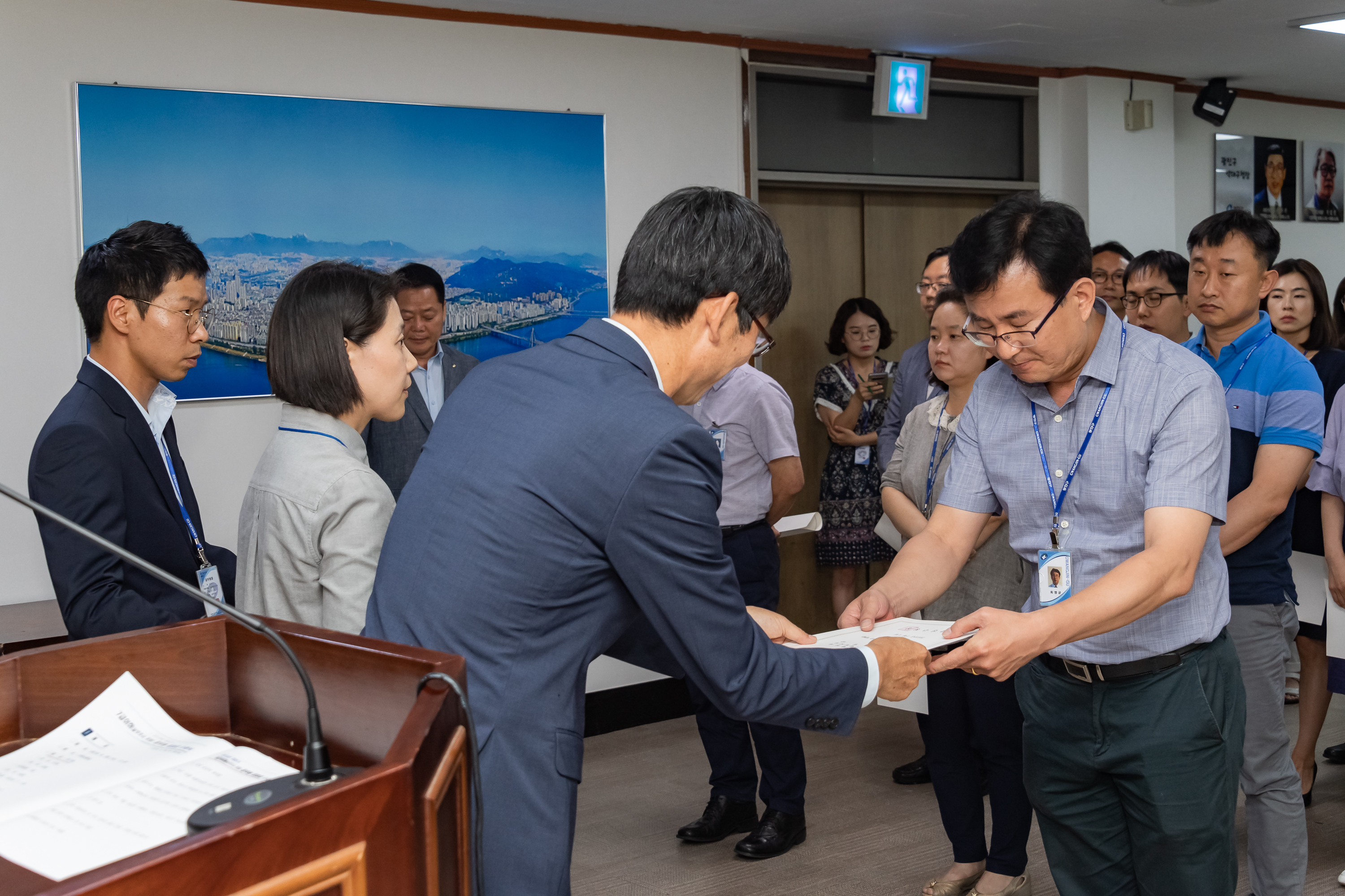 20190626-2019년 하반기 정기인사 발령장 수여식 20190626-85338_S_195758.jpg