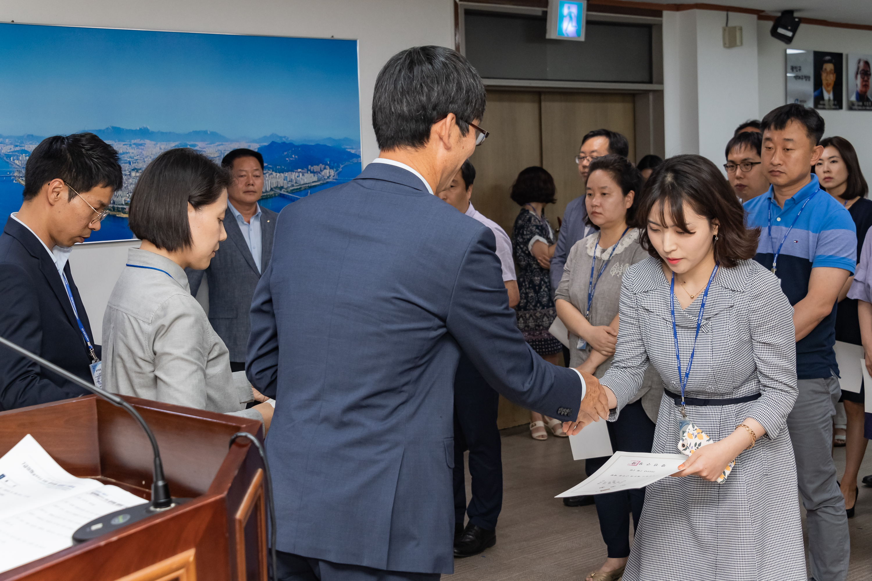 20190626-2019년 하반기 정기인사 발령장 수여식 20190626-85345_S_195759.jpg