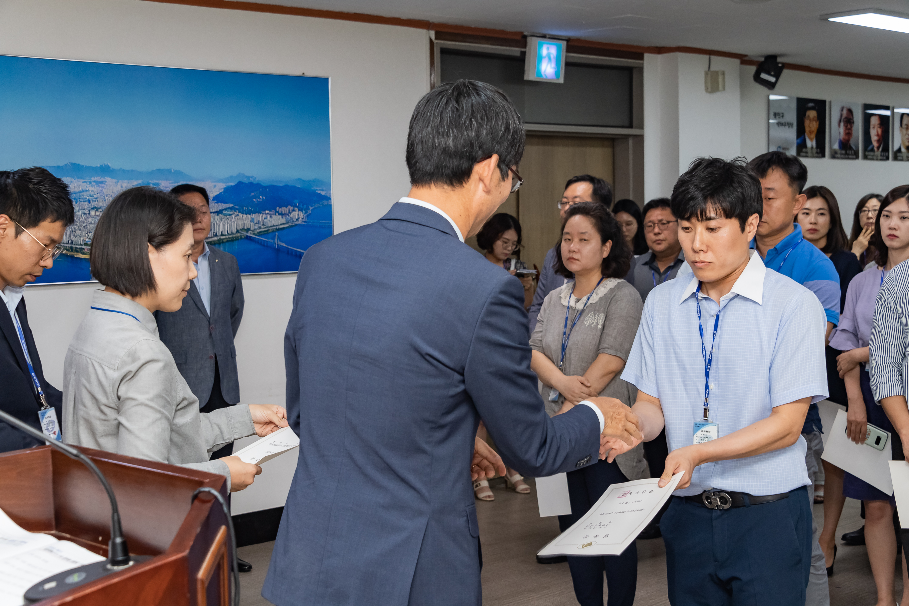 20190626-2019년 하반기 정기인사 발령장 수여식 20190626-85356_S_195800.jpg
