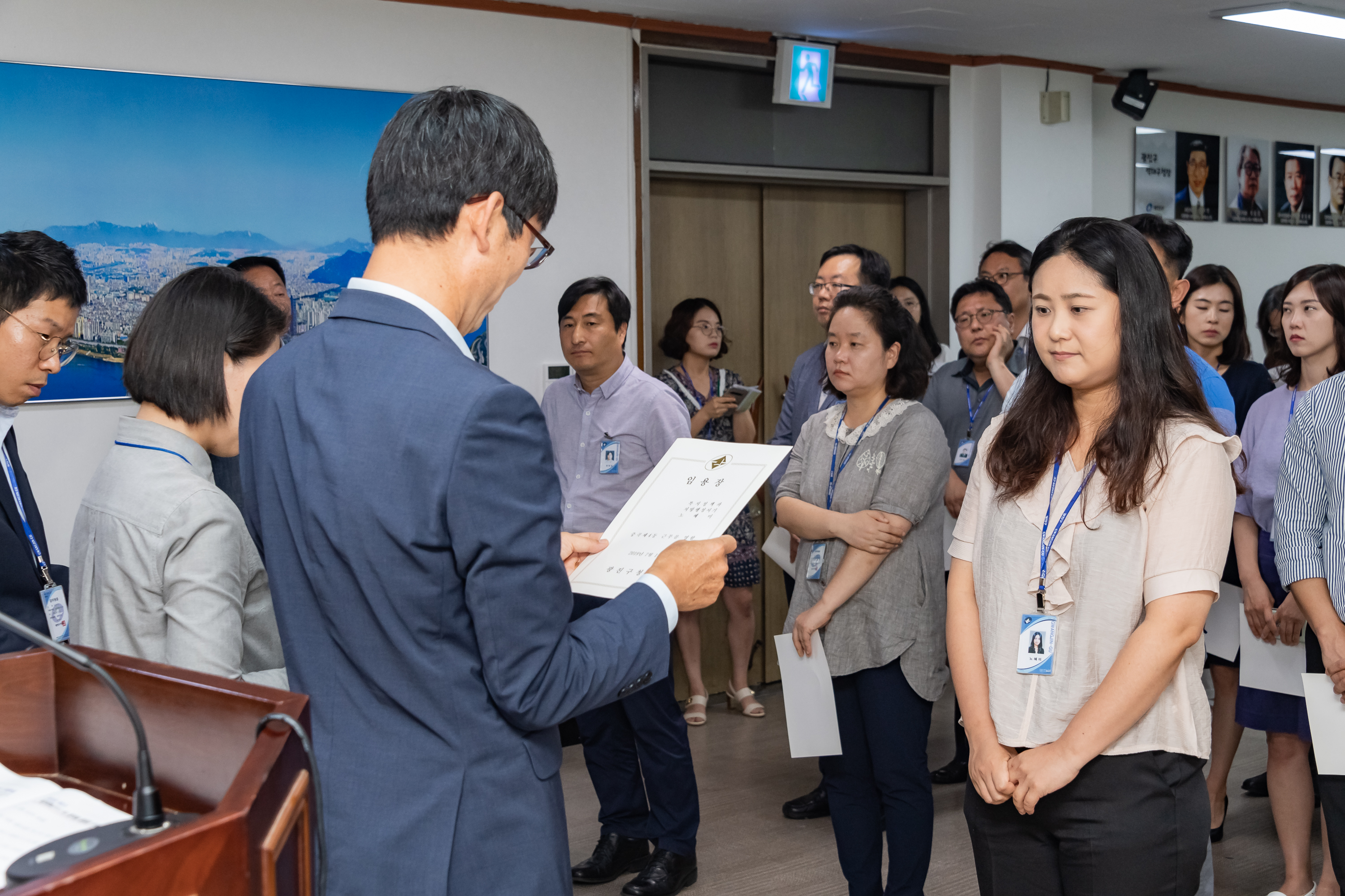 20190626-2019년 하반기 정기인사 발령장 수여식 20190626-85370_S_195802.jpg