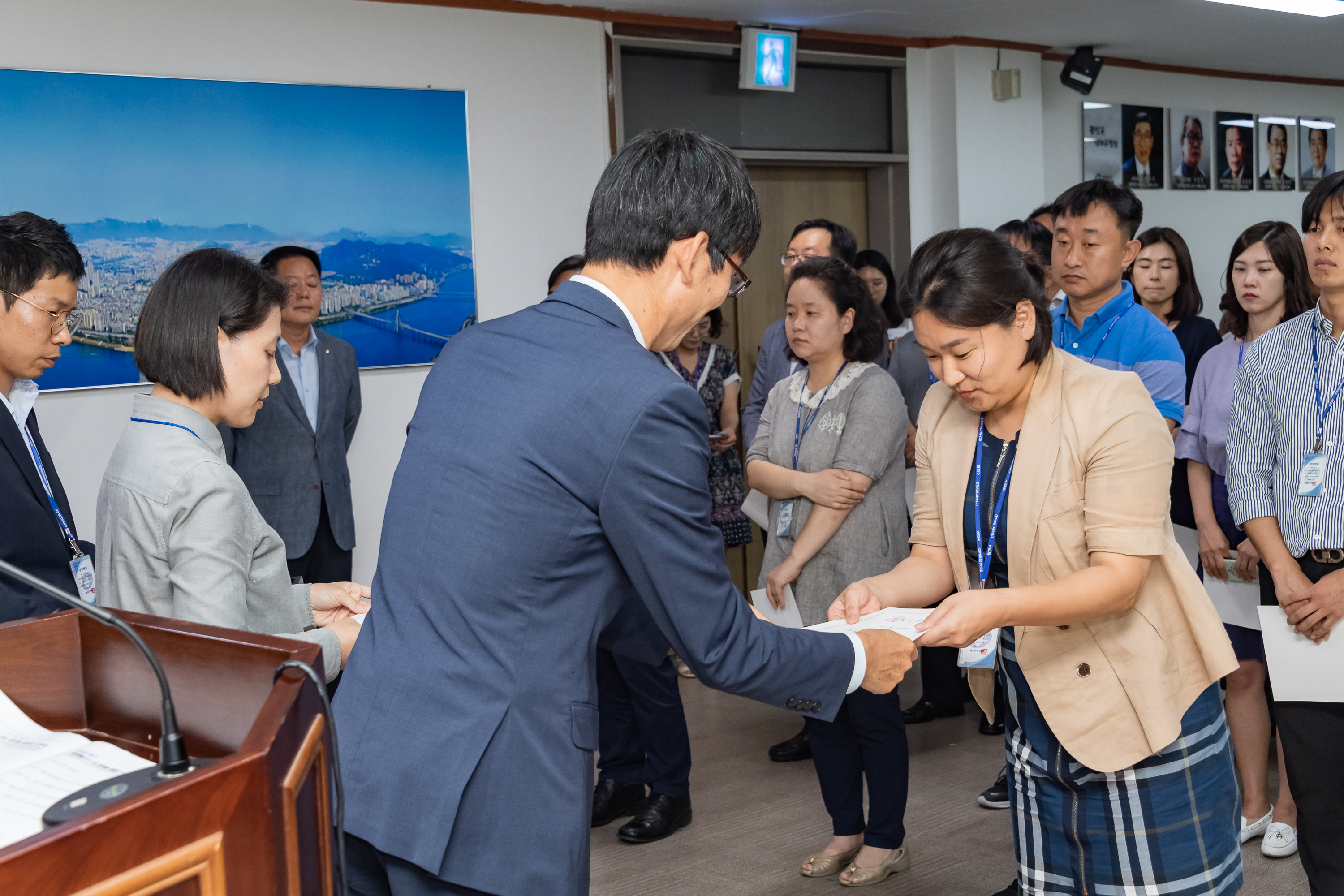 20190626-2019년 하반기 정기인사 발령장 수여식 20190626-85384_S_195804.jpg