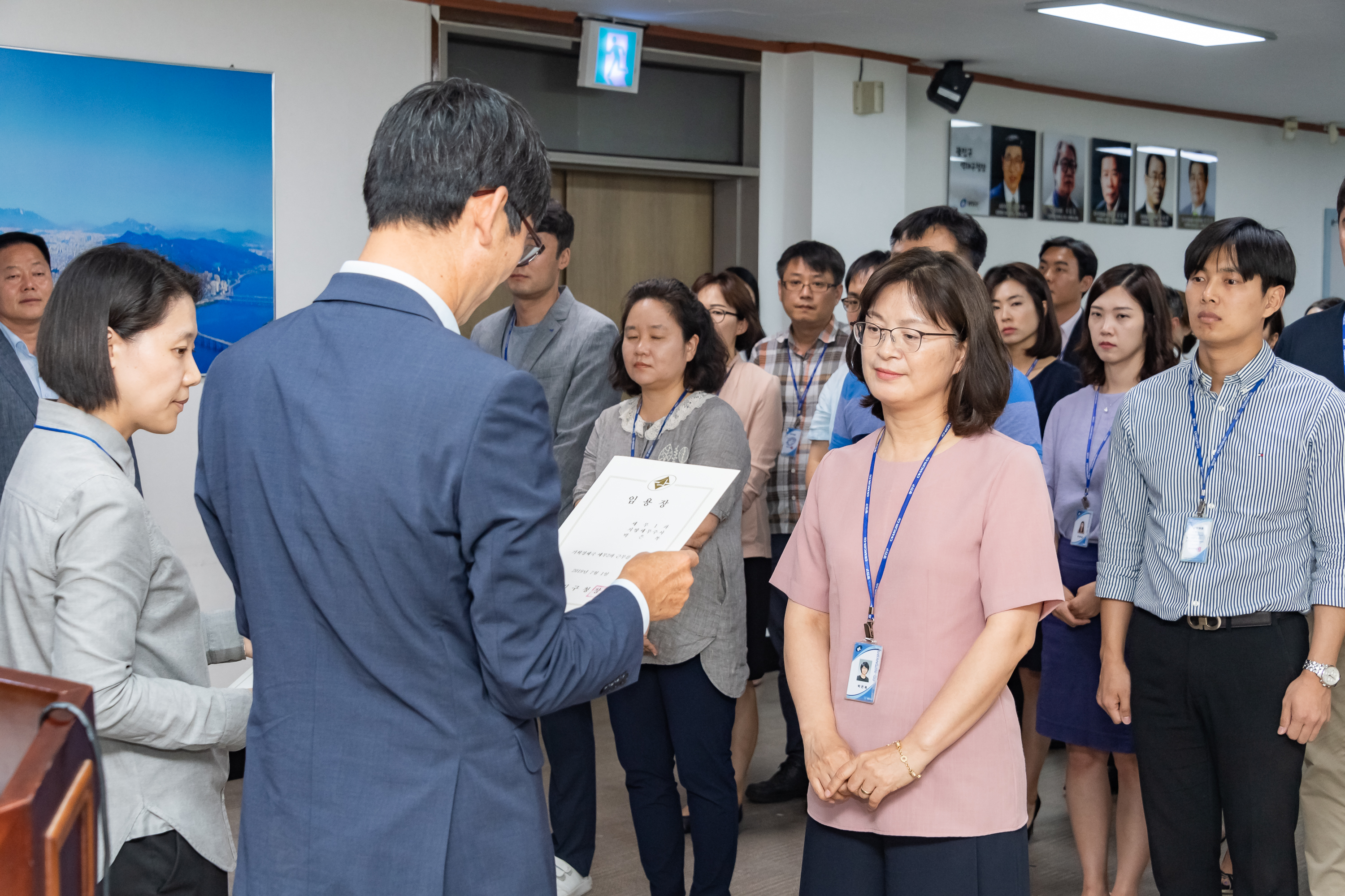 20190626-2019년 하반기 정기인사 발령장 수여식 20190626-84968_S_195701.jpg