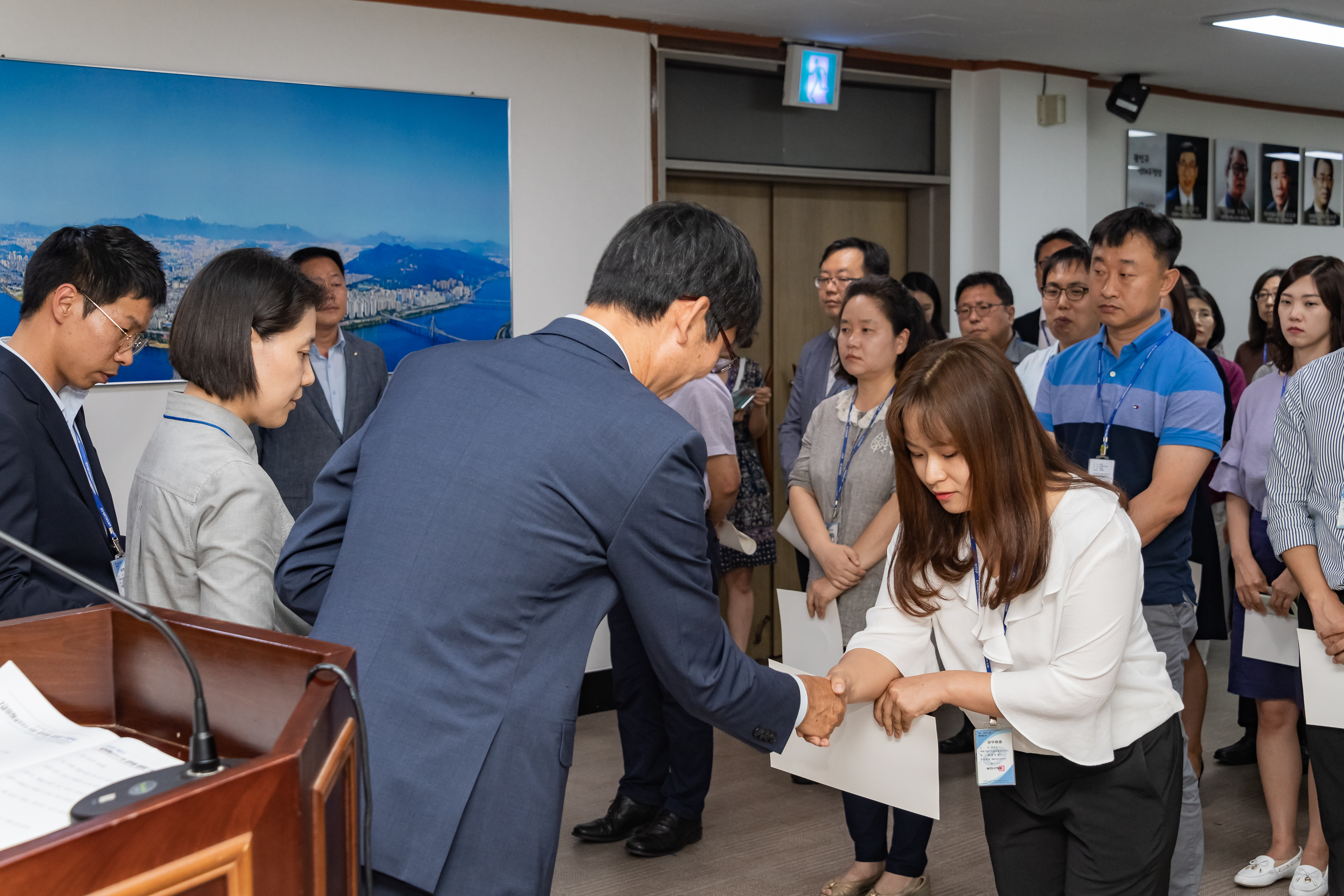 20190626-2019년 하반기 정기인사 발령장 수여식 20190626-85424_S_195808.jpg