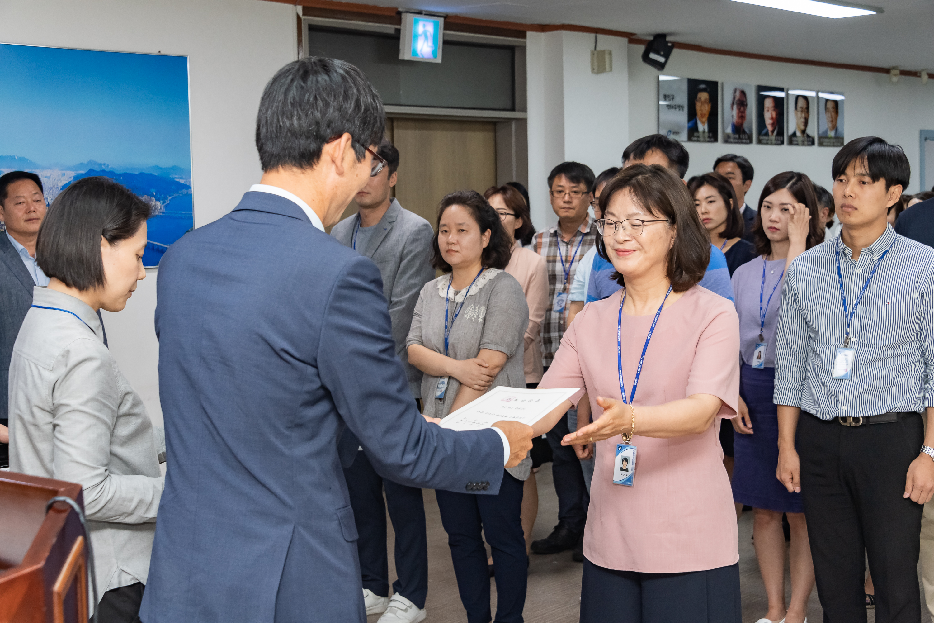 20190626-2019년 하반기 정기인사 발령장 수여식 20190626-84970_S_195701.jpg