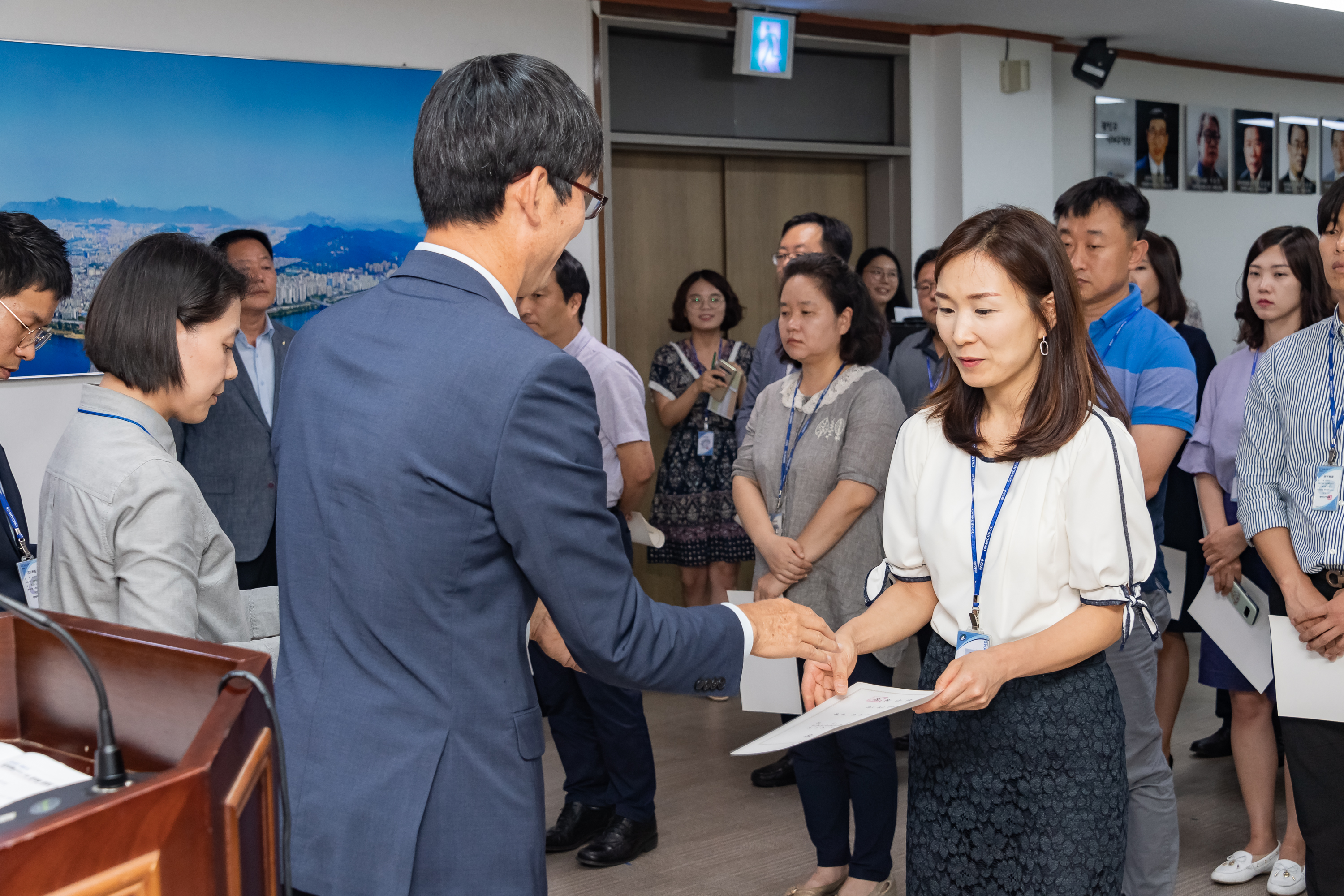 20190626-2019년 하반기 정기인사 발령장 수여식 20190626-85436_S_195810.jpg