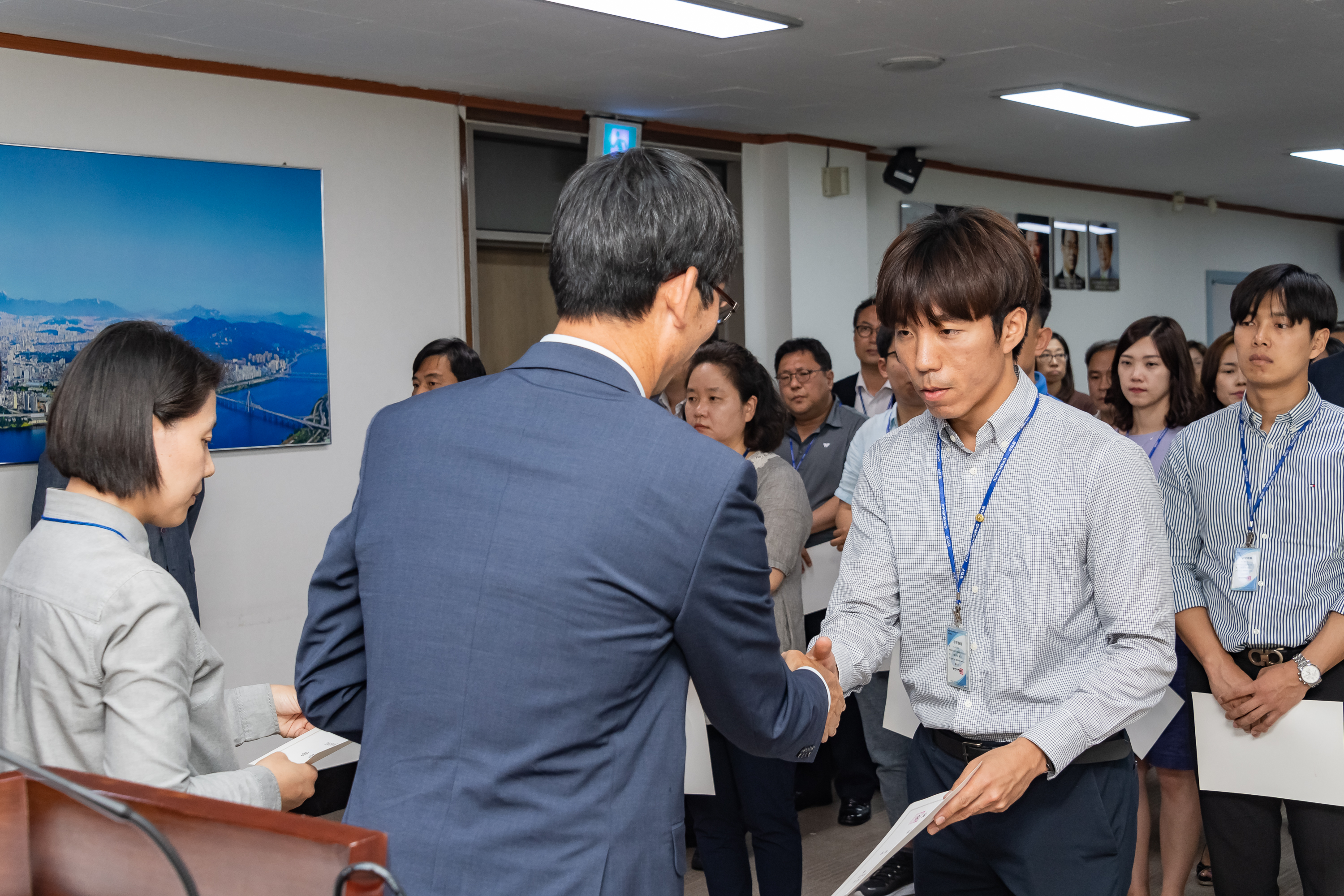 20190626-2019년 하반기 정기인사 발령장 수여식 20190626-85447_S_195811.jpg