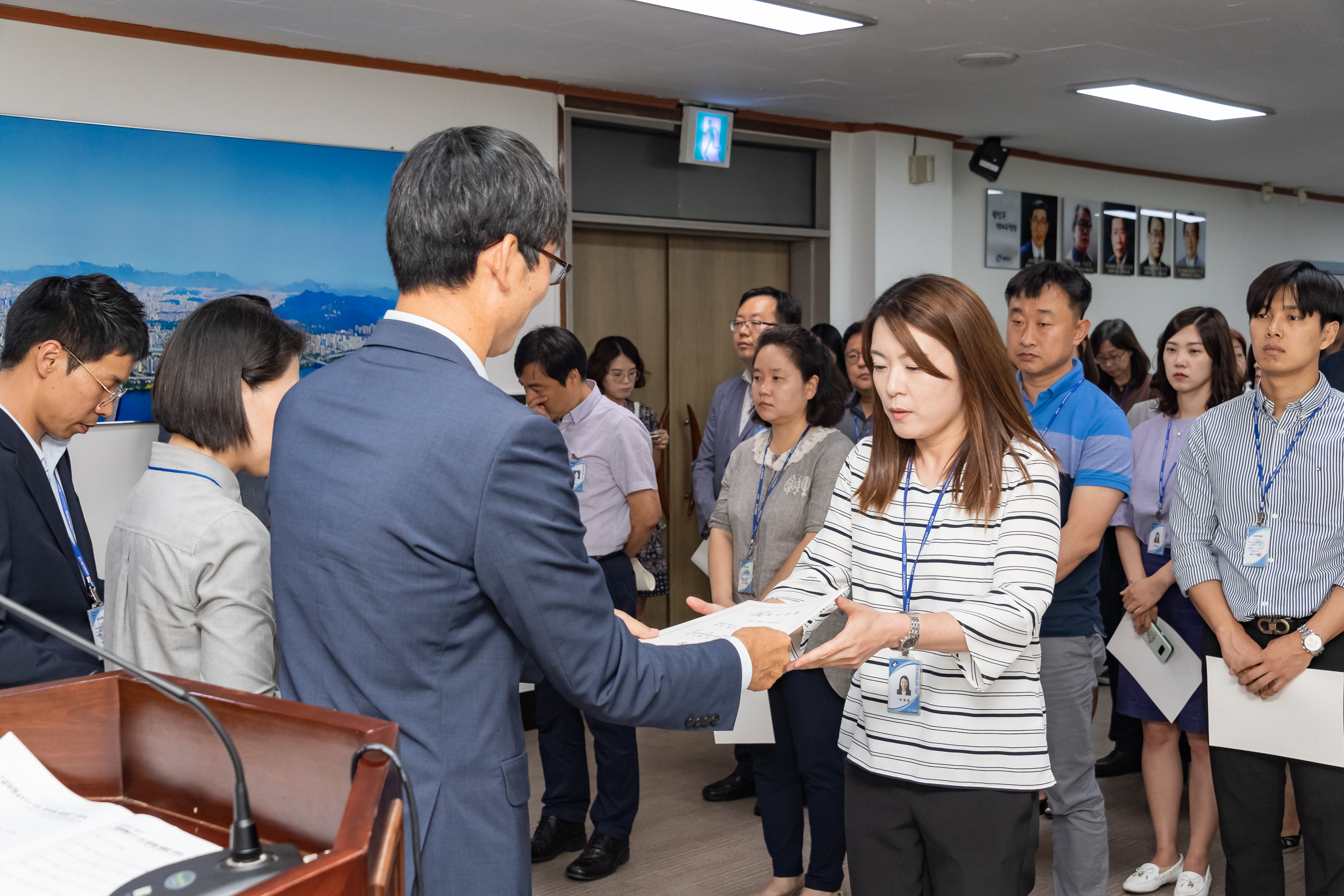20190626-2019년 하반기 정기인사 발령장 수여식 20190626-85476_S_195815.jpg