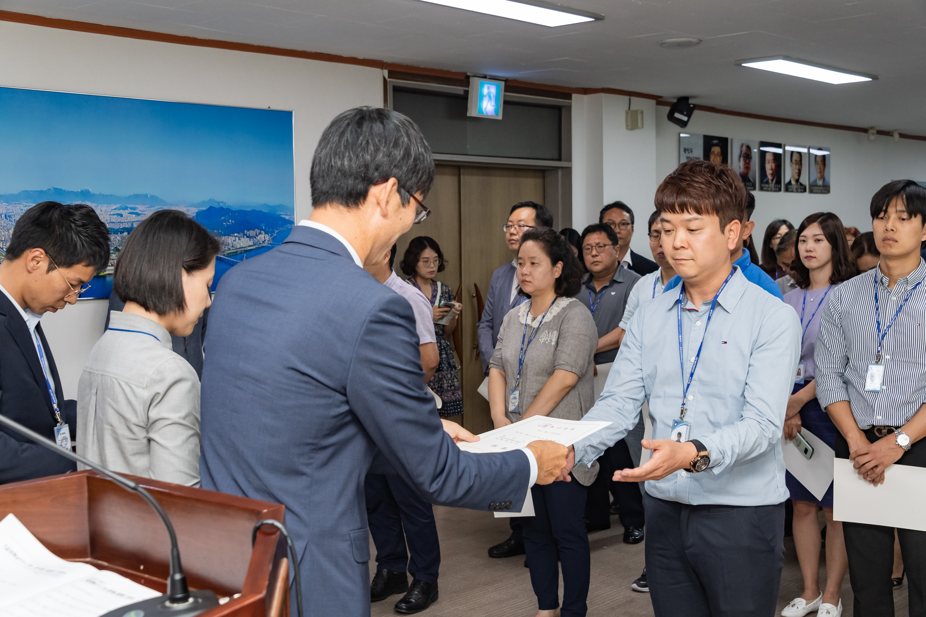 20190626-2019년 하반기 정기인사 발령장 수여식 20190626-85482_S_195816.jpg