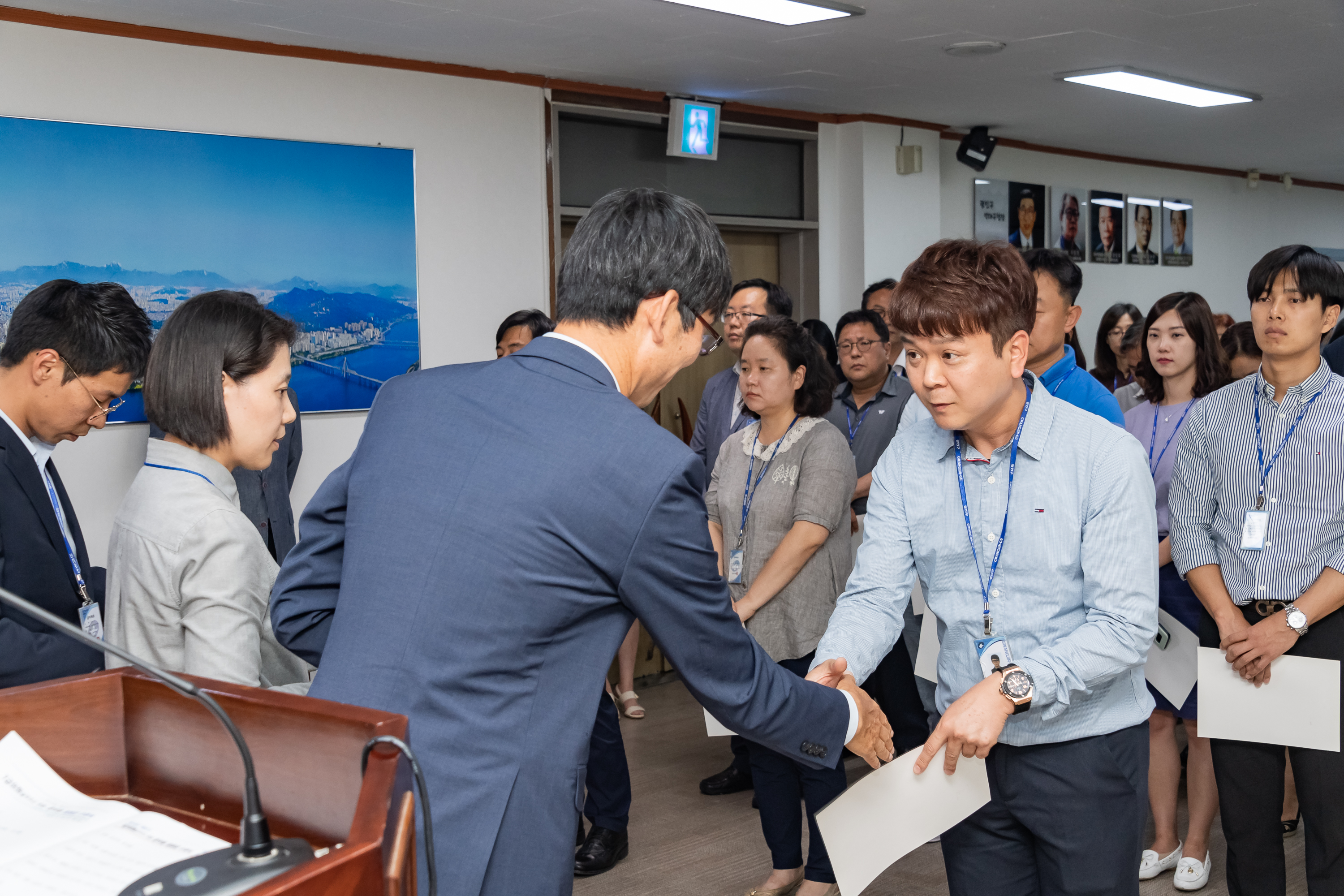 20190626-2019년 하반기 정기인사 발령장 수여식 20190626-85483_S_195817.jpg