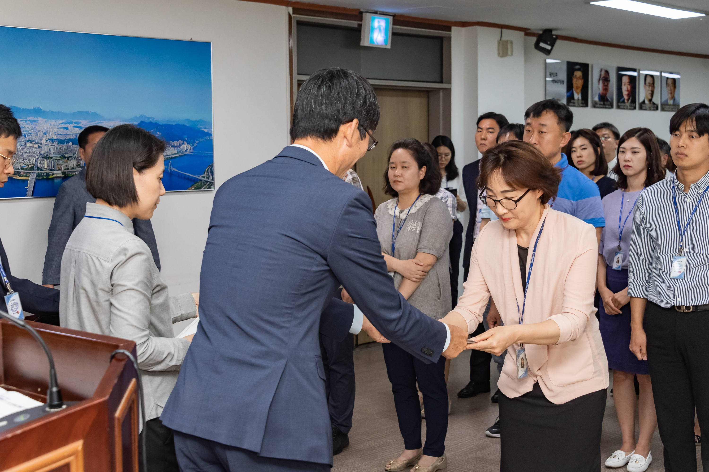 20190626-2019년 하반기 정기인사 발령장 수여식 20190626-84984_S_195703.jpg