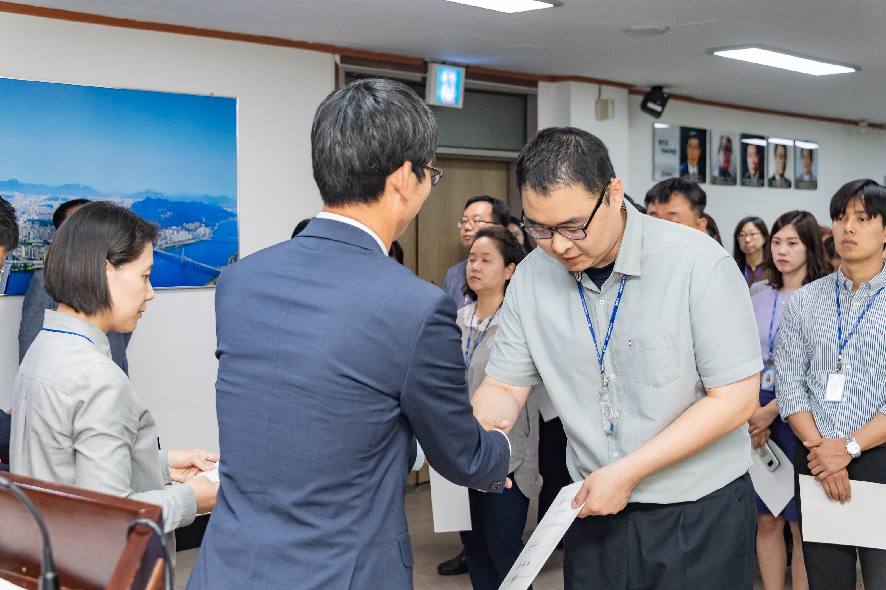 20190626-2019년 하반기 정기인사 발령장 수여식 20190626-85584_S_195829.jpg