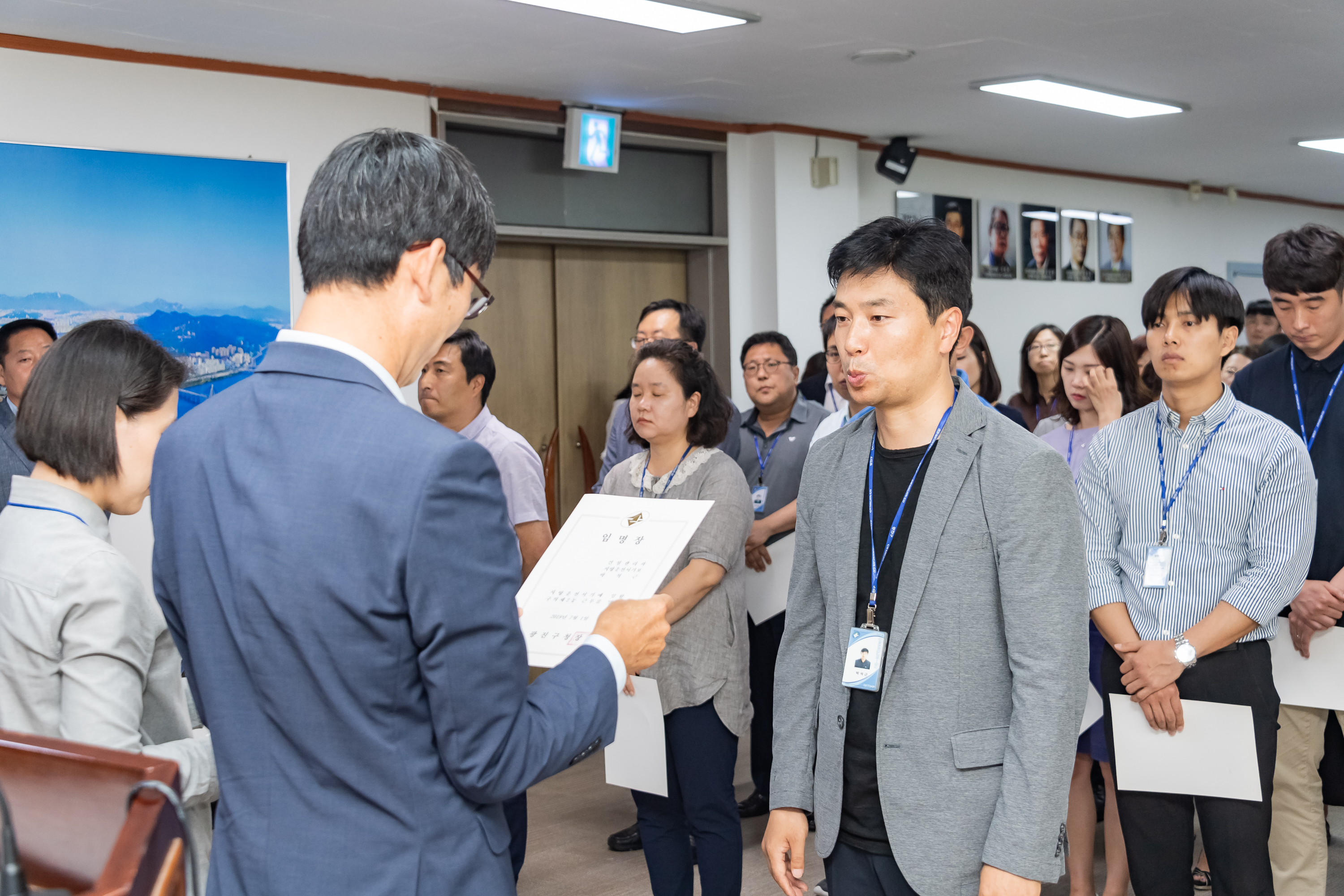 20190626-2019년 하반기 정기인사 발령장 수여식 20190626-85599_S_195831.jpg