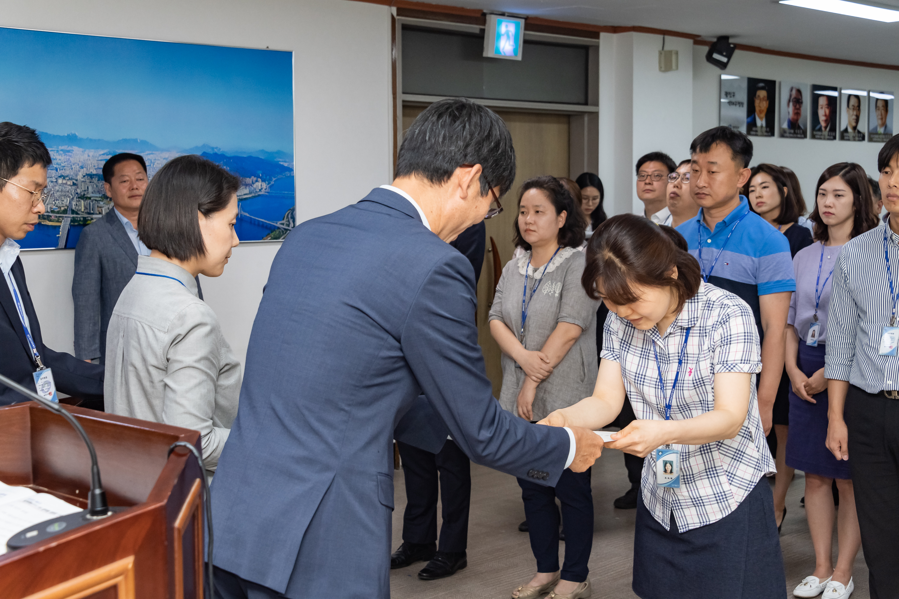 20190626-2019년 하반기 정기인사 발령장 수여식 20190626-84996_S_195704.jpg