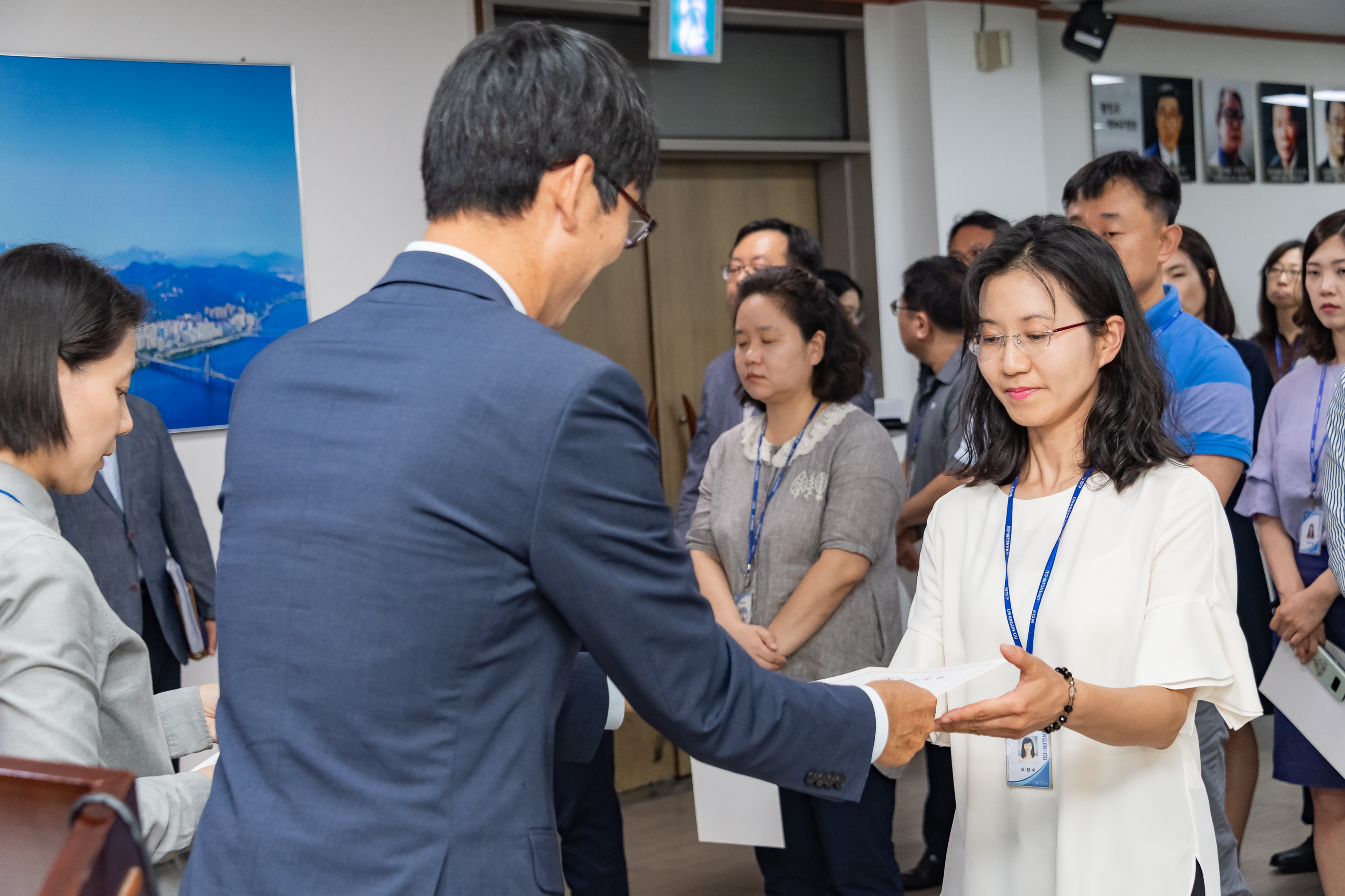 20190626-2019년 하반기 정기인사 발령장 수여식 20190626-85676_S_195841.jpg