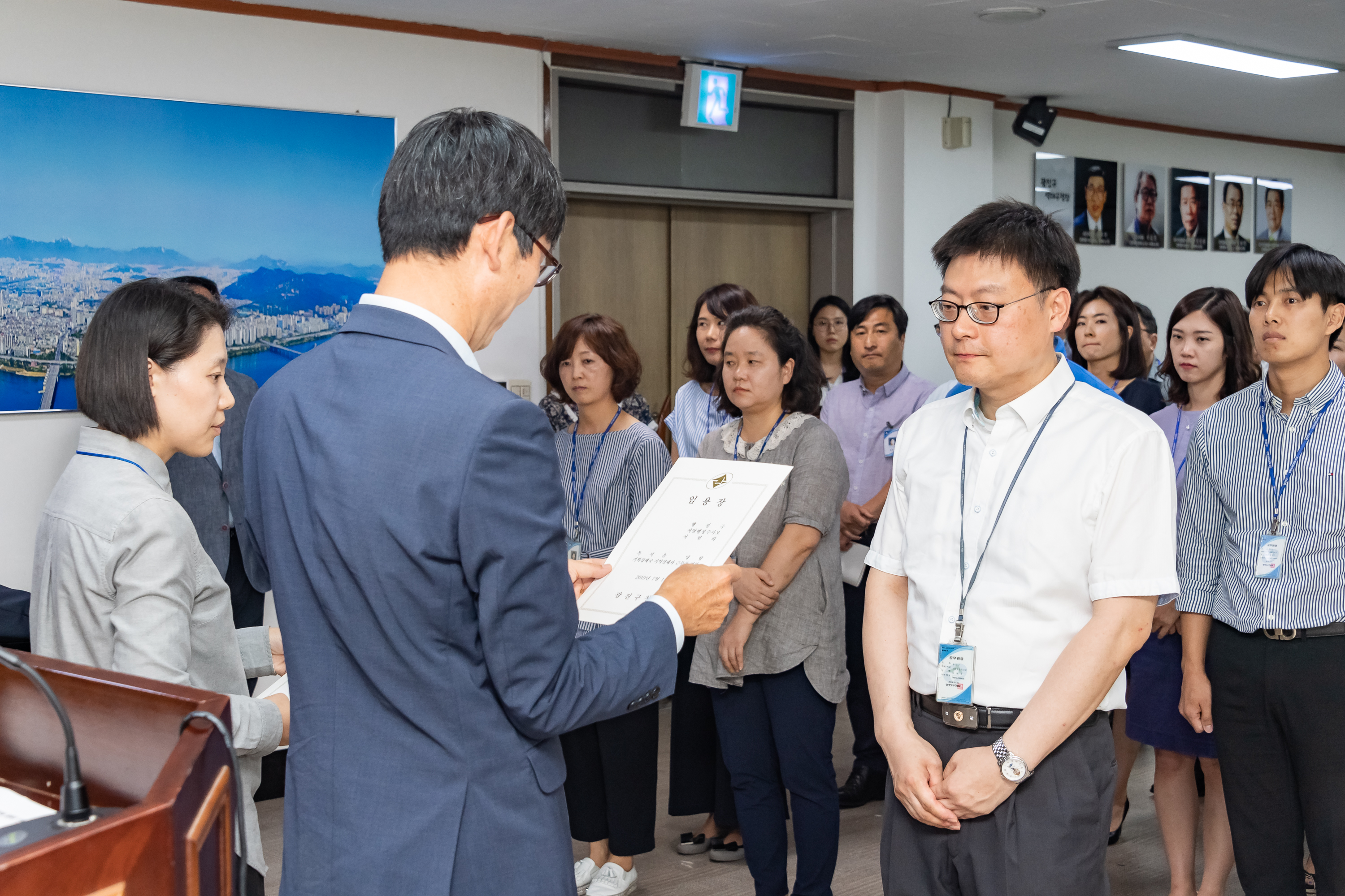 20190626-2019년 하반기 정기인사 발령장 수여식 20190626-85013_S_195706.jpg