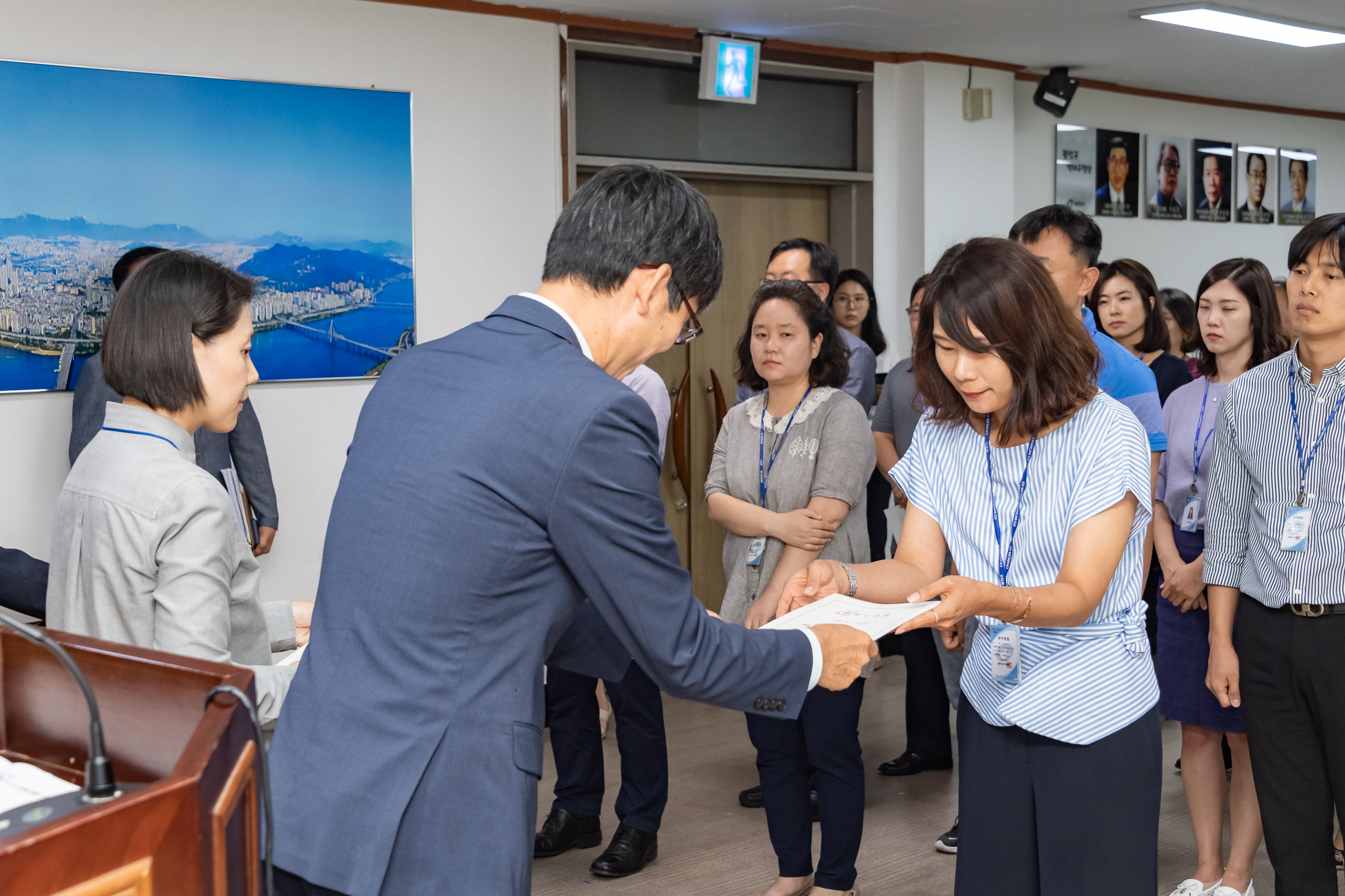20190626-2019년 하반기 정기인사 발령장 수여식 20190626-85027_S_195708.jpg