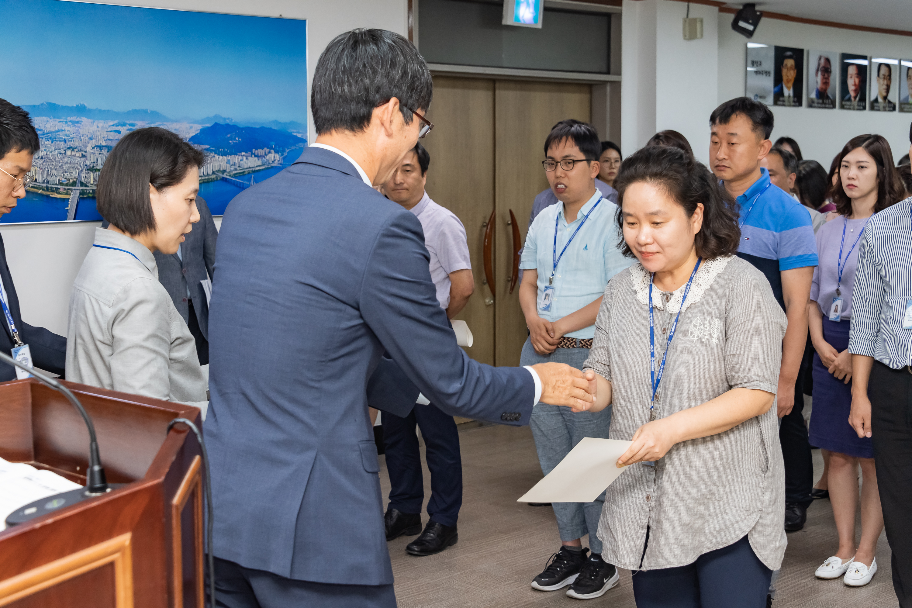 20190626-2019년 하반기 정기인사 발령장 수여식 20190626-85033_S_195709.jpg