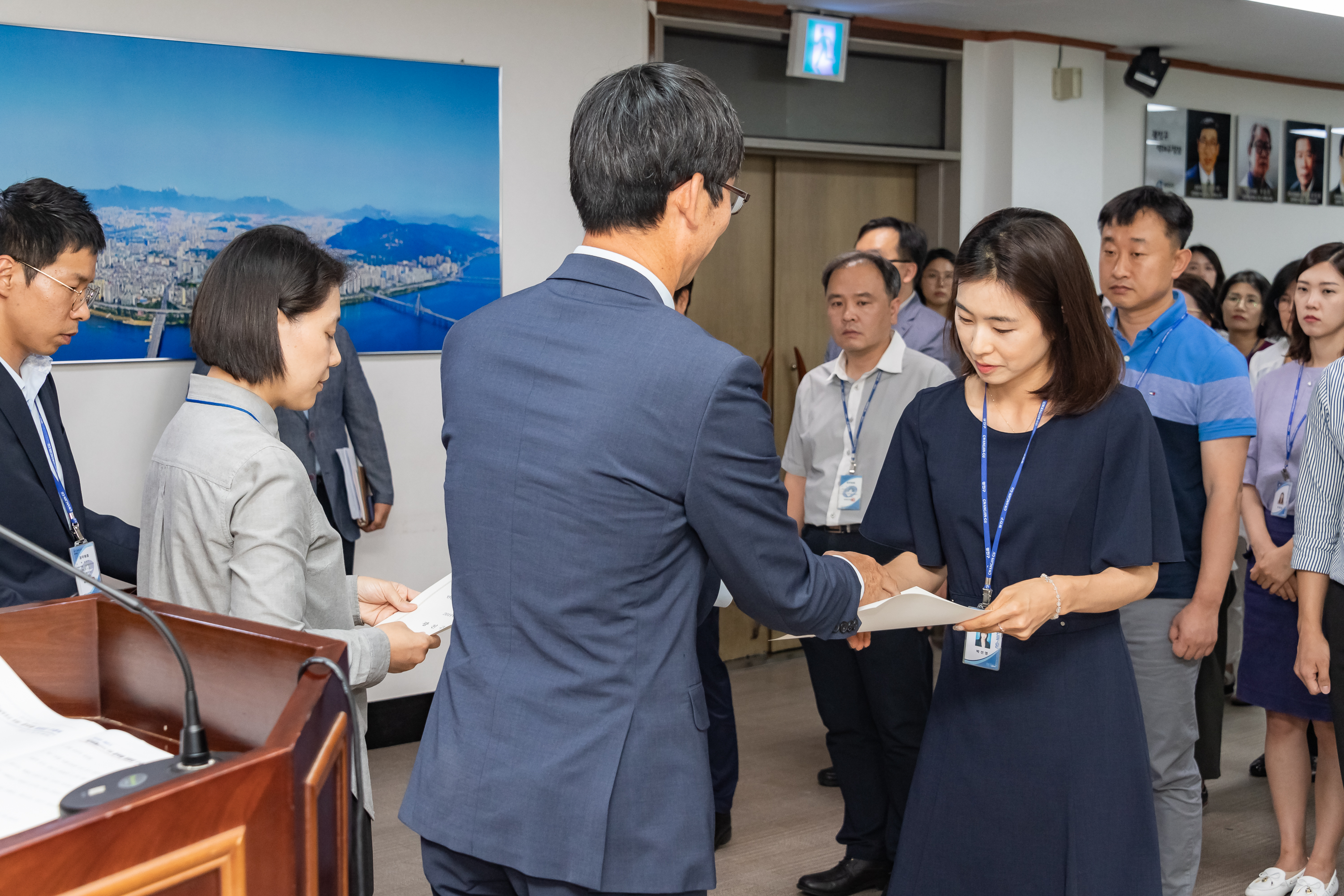 20190626-2019년 하반기 정기인사 발령장 수여식 20190626-85044_S_195711.jpg