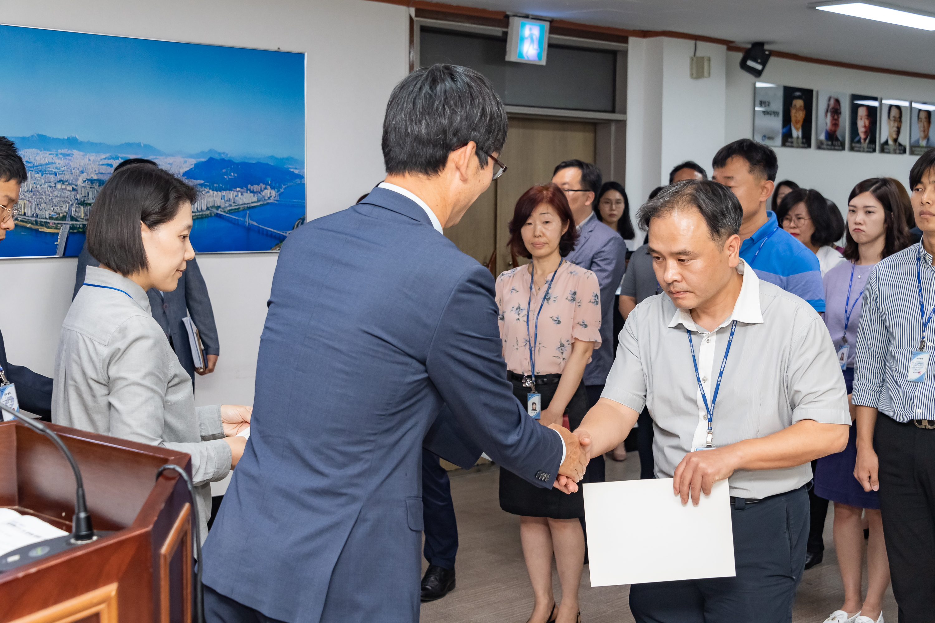 20190626-2019년 하반기 정기인사 발령장 수여식 20190626-85049_S_195711.jpg