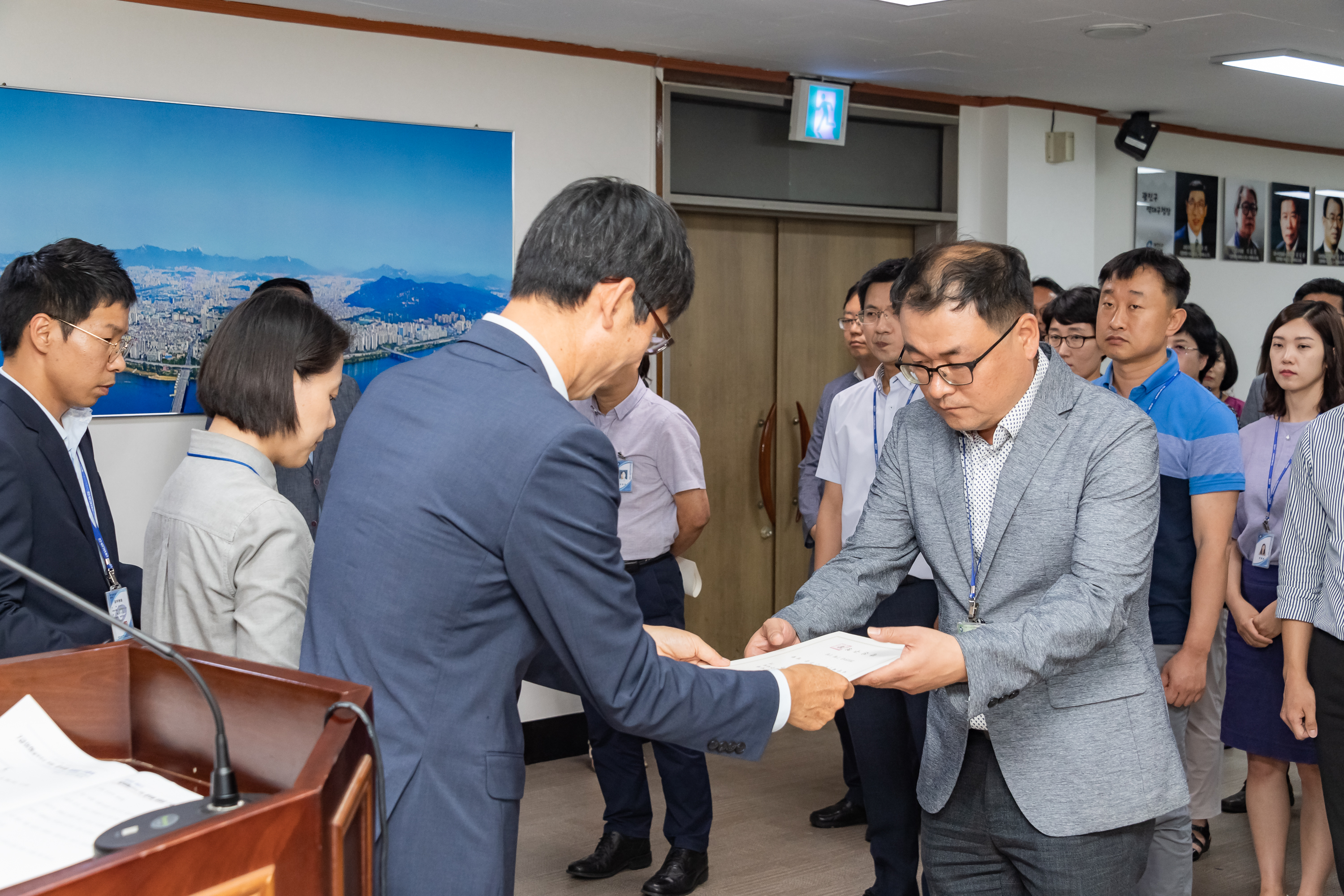 20190626-2019년 하반기 정기인사 발령장 수여식 20190626-85092_S_195718.jpg