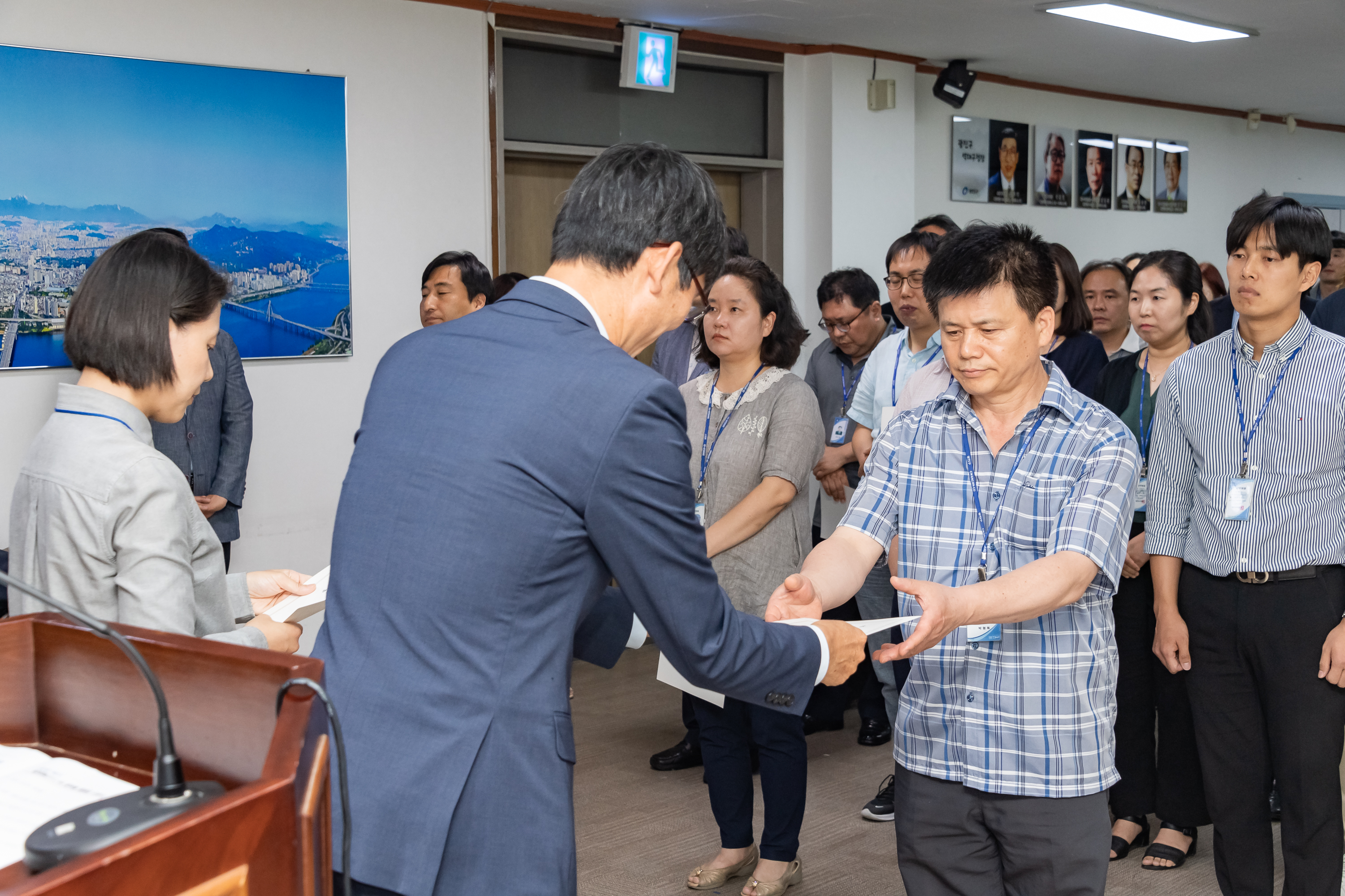 20190626-2019년 하반기 정기인사 발령장 수여식 20190626-85168_S_195736.jpg