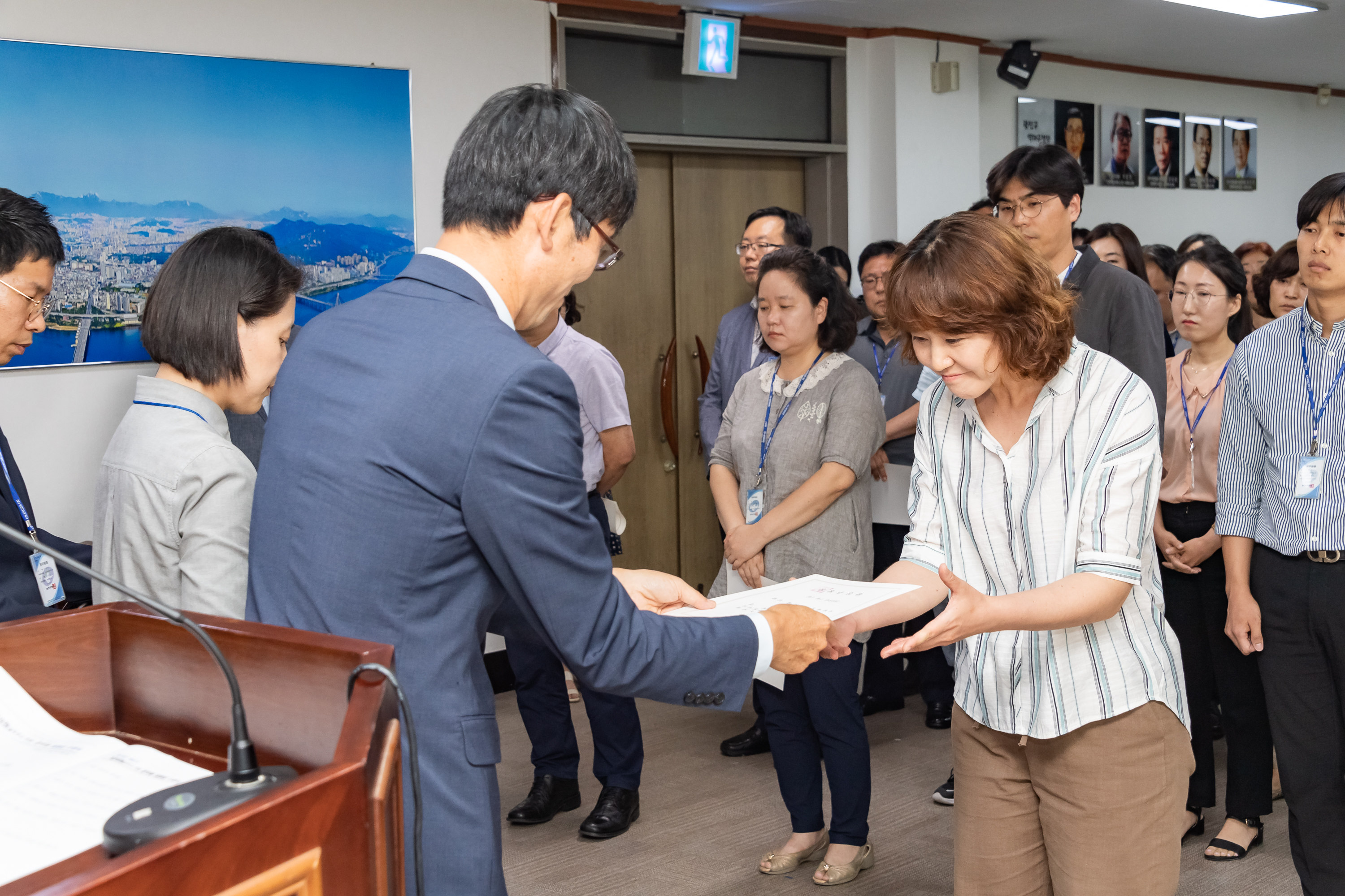 20190626-2019년 하반기 정기인사 발령장 수여식 20190626-85194_S_195740.jpg