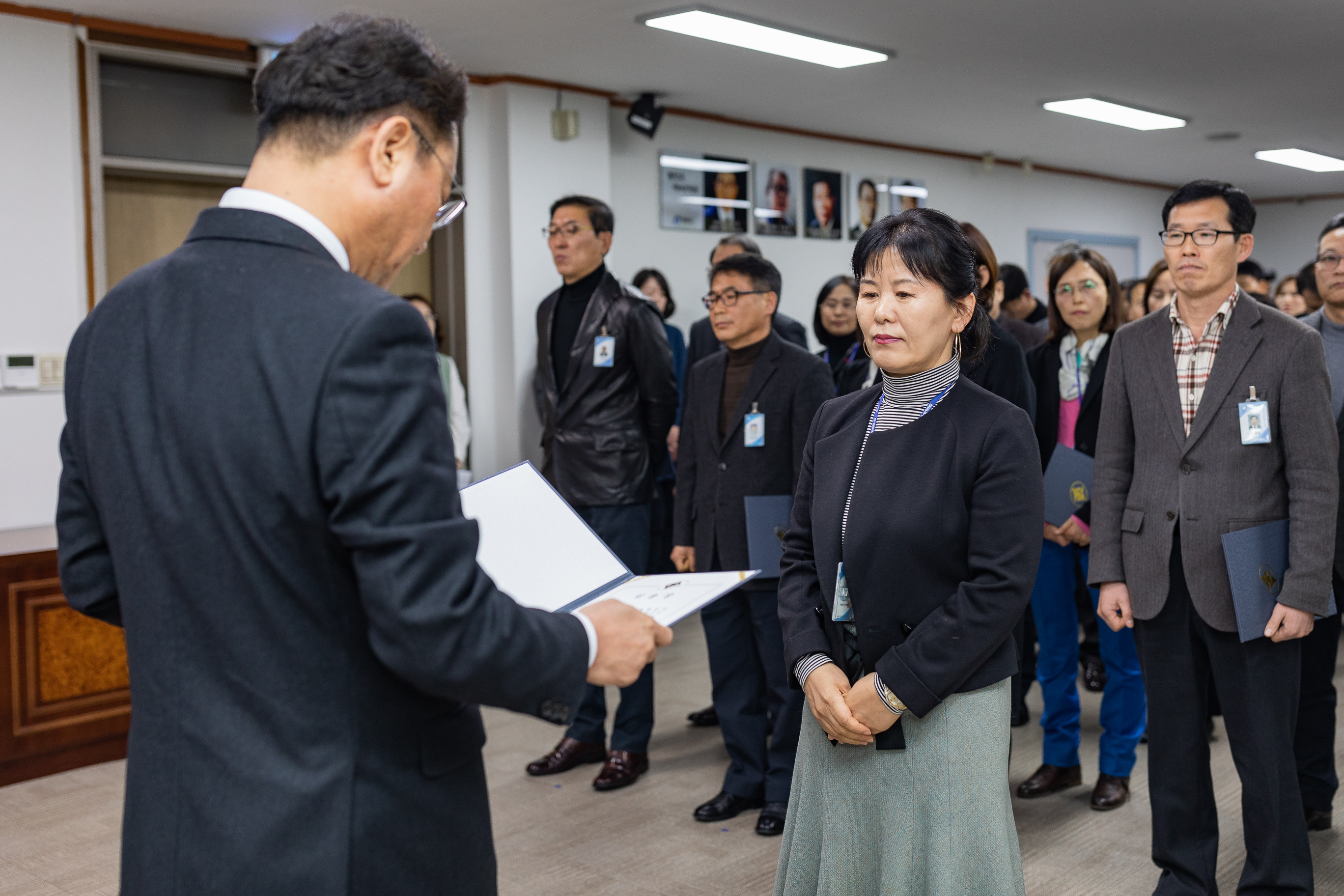 20190104-6급이상 공무원 보직임용 발령장 수여 IB5_9451_S.jpg