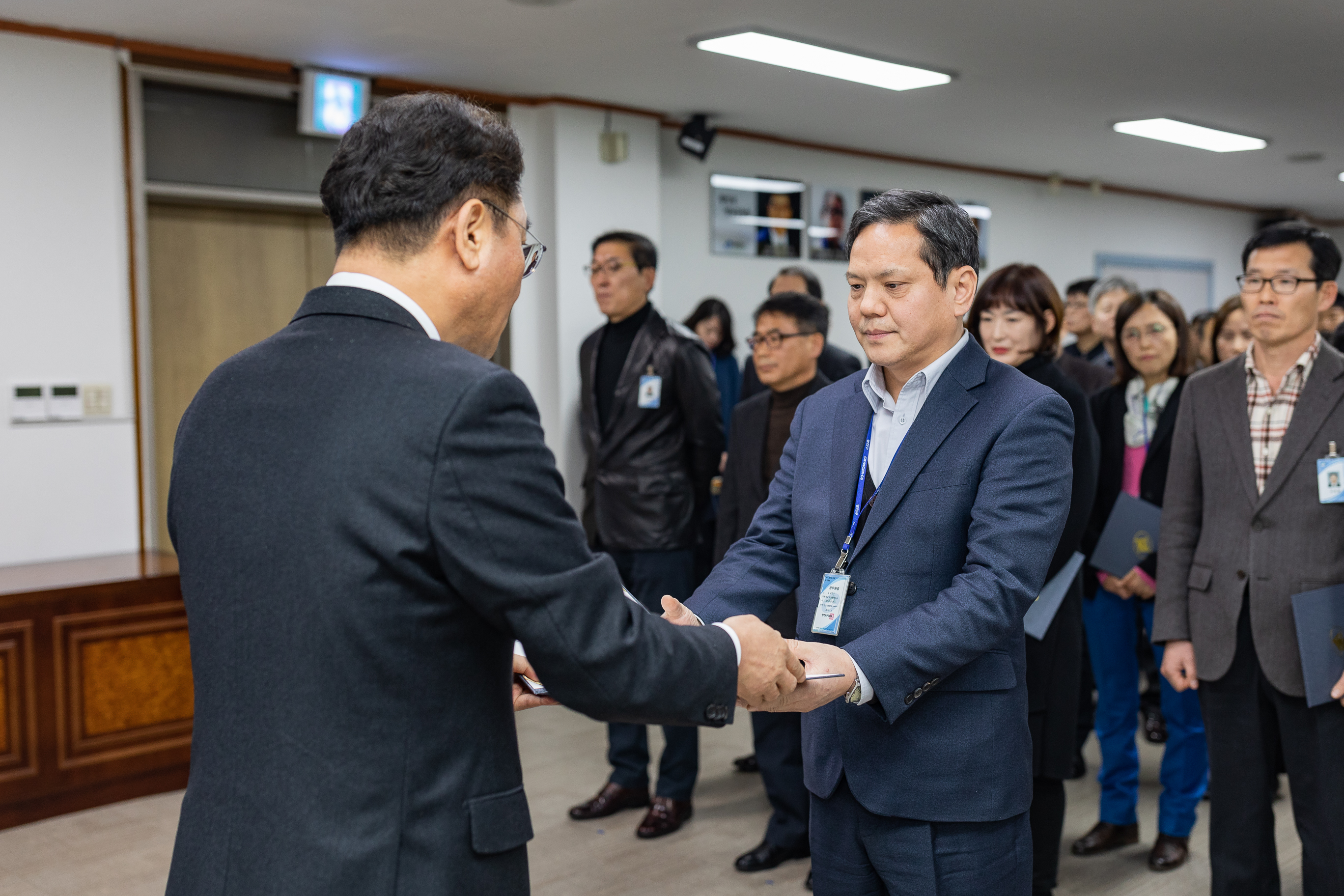 20190104-6급이상 공무원 보직임용 발령장 수여 IB5_9462_S.jpg