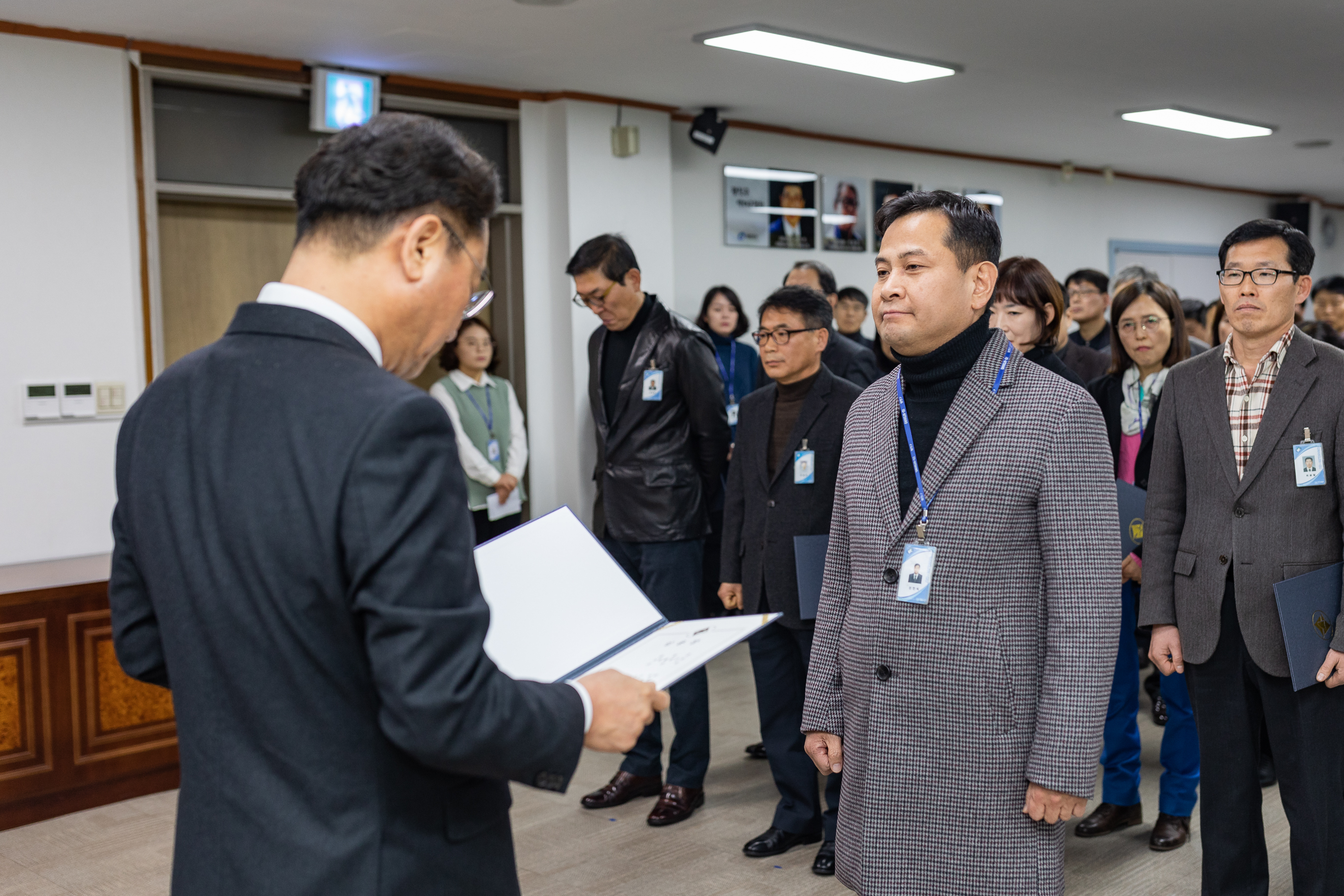 20190104-6급이상 공무원 보직임용 발령장 수여 IB5_9487_S.jpg