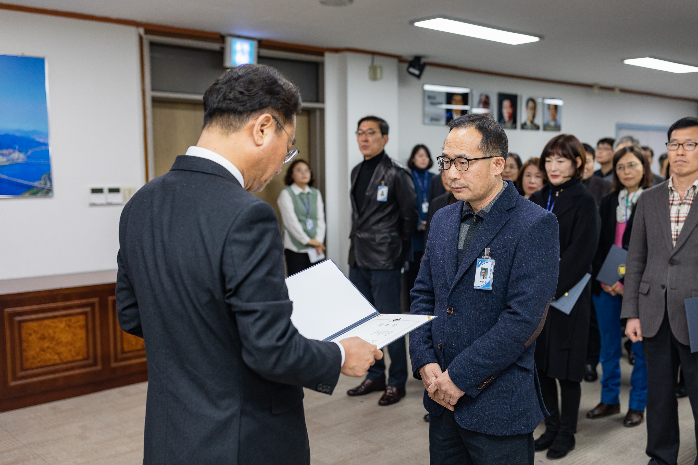 20190104-6급이상 공무원 보직임용 발령장 수여 IB5_9535_S.jpg