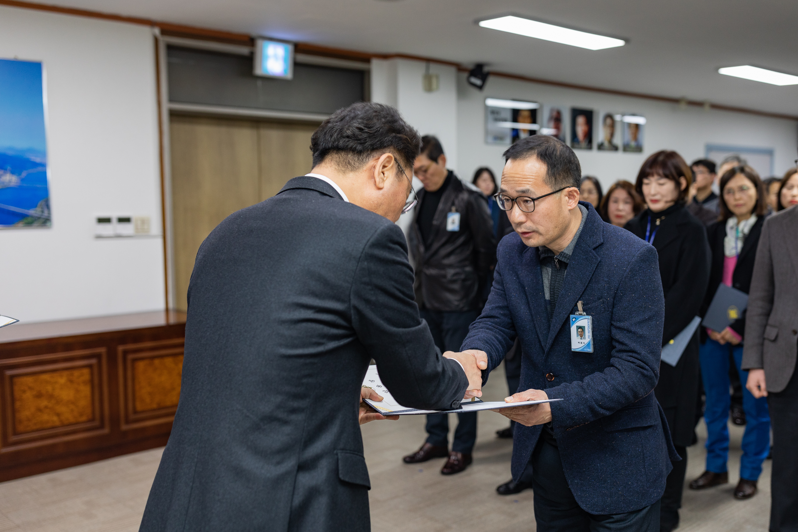 20190104-6급이상 공무원 보직임용 발령장 수여 IB5_9544_S.jpg