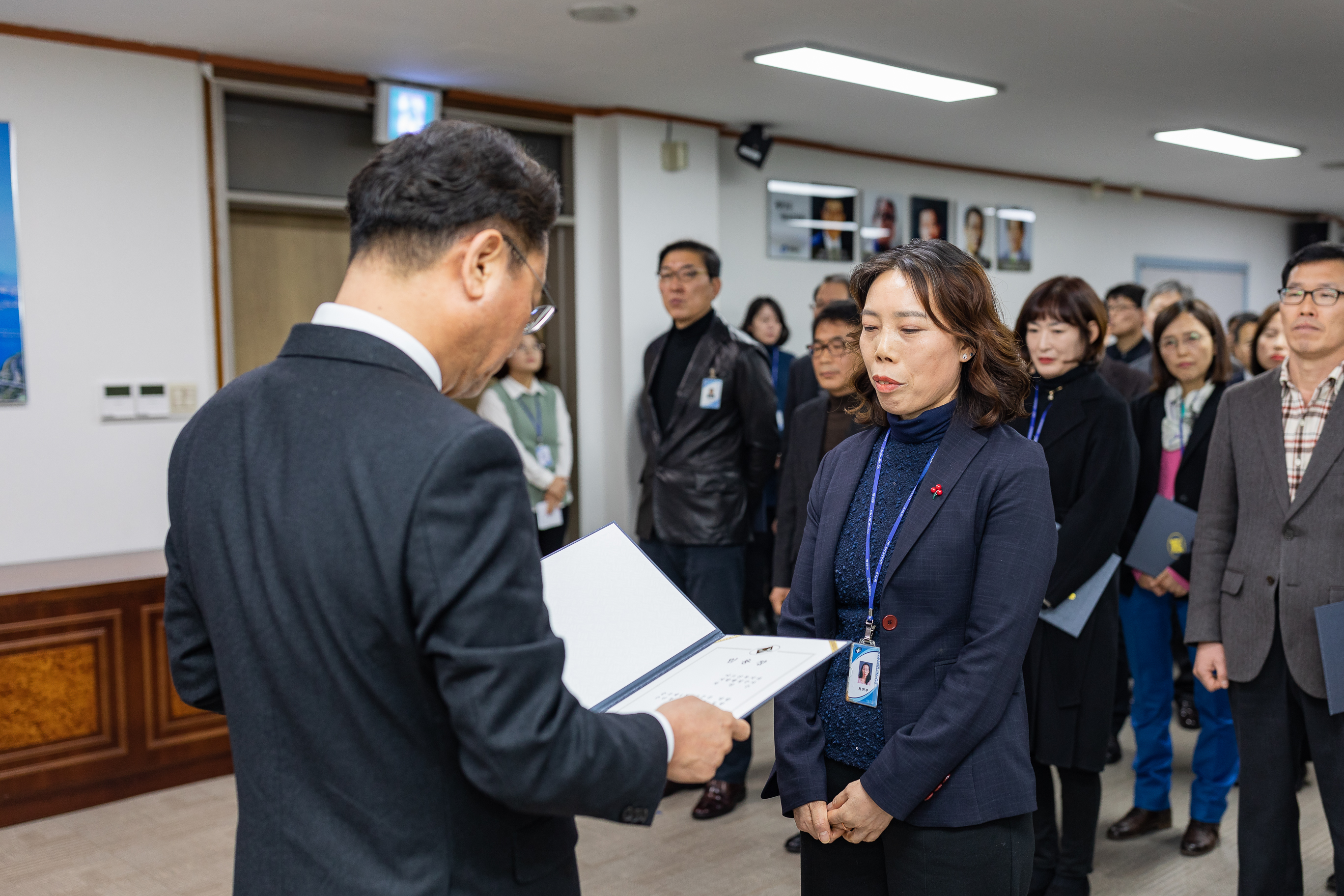 20190104-6급이상 공무원 보직임용 발령장 수여 IB5_9548_S.jpg