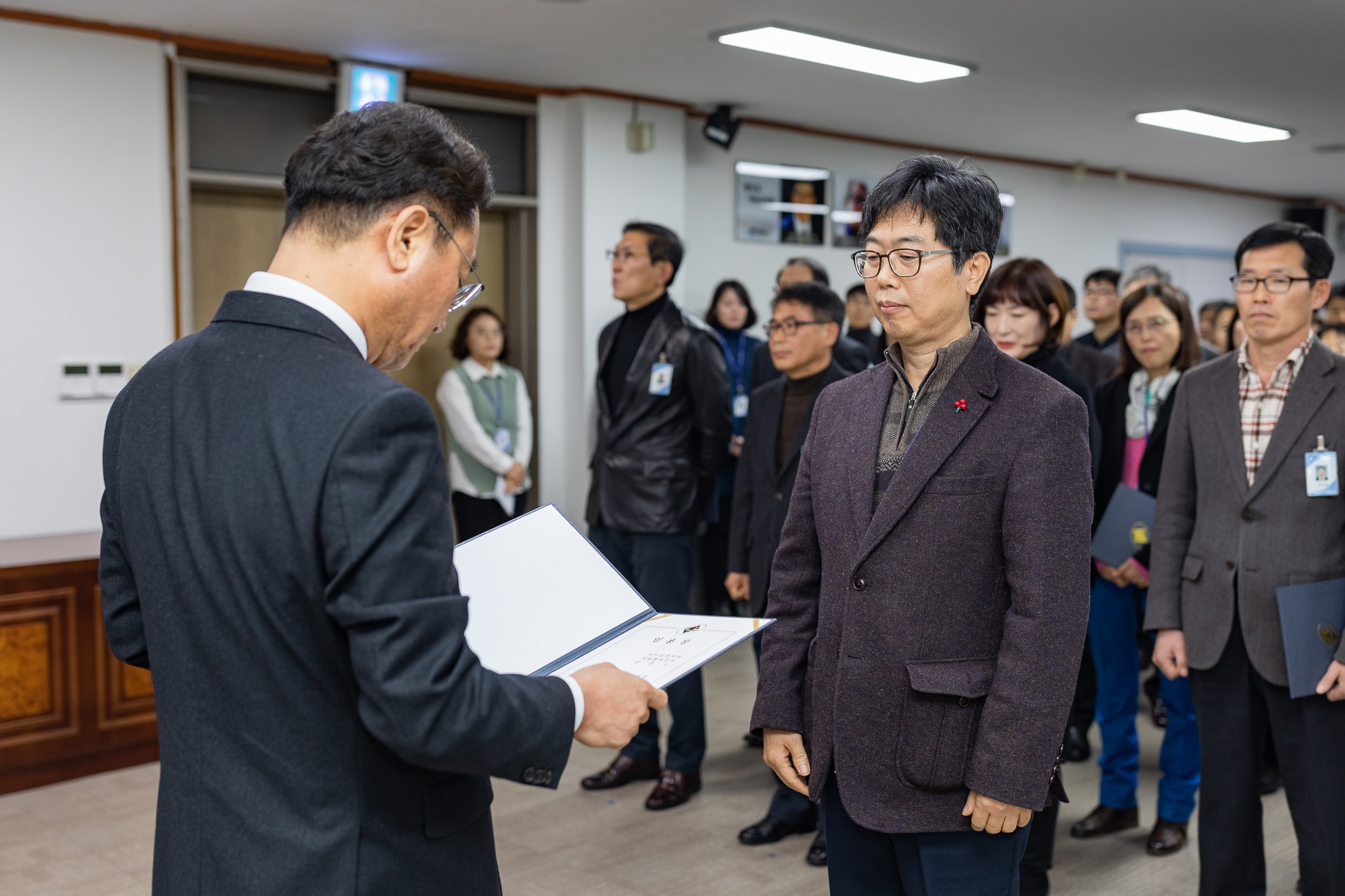 20190104-6급이상 공무원 보직임용 발령장 수여 IB5_9588_S.jpg