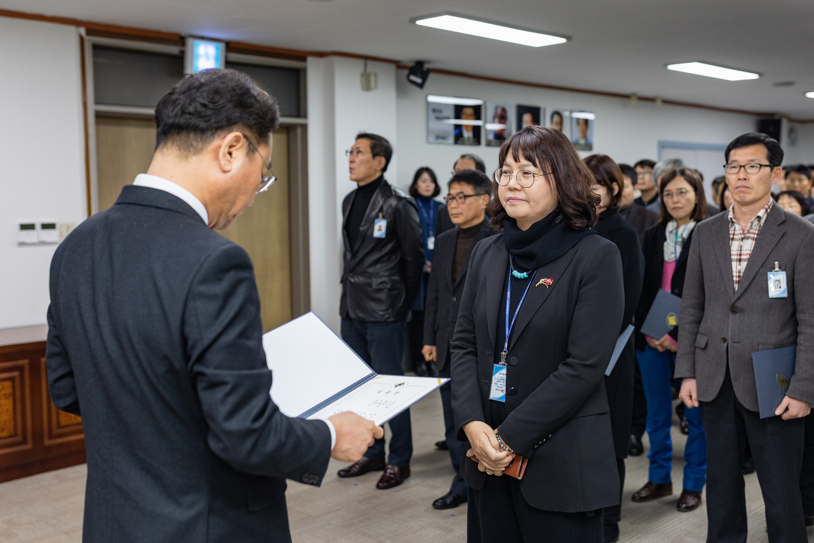 20190104-6급이상 공무원 보직임용 발령장 수여 IB5_9609_S.jpg