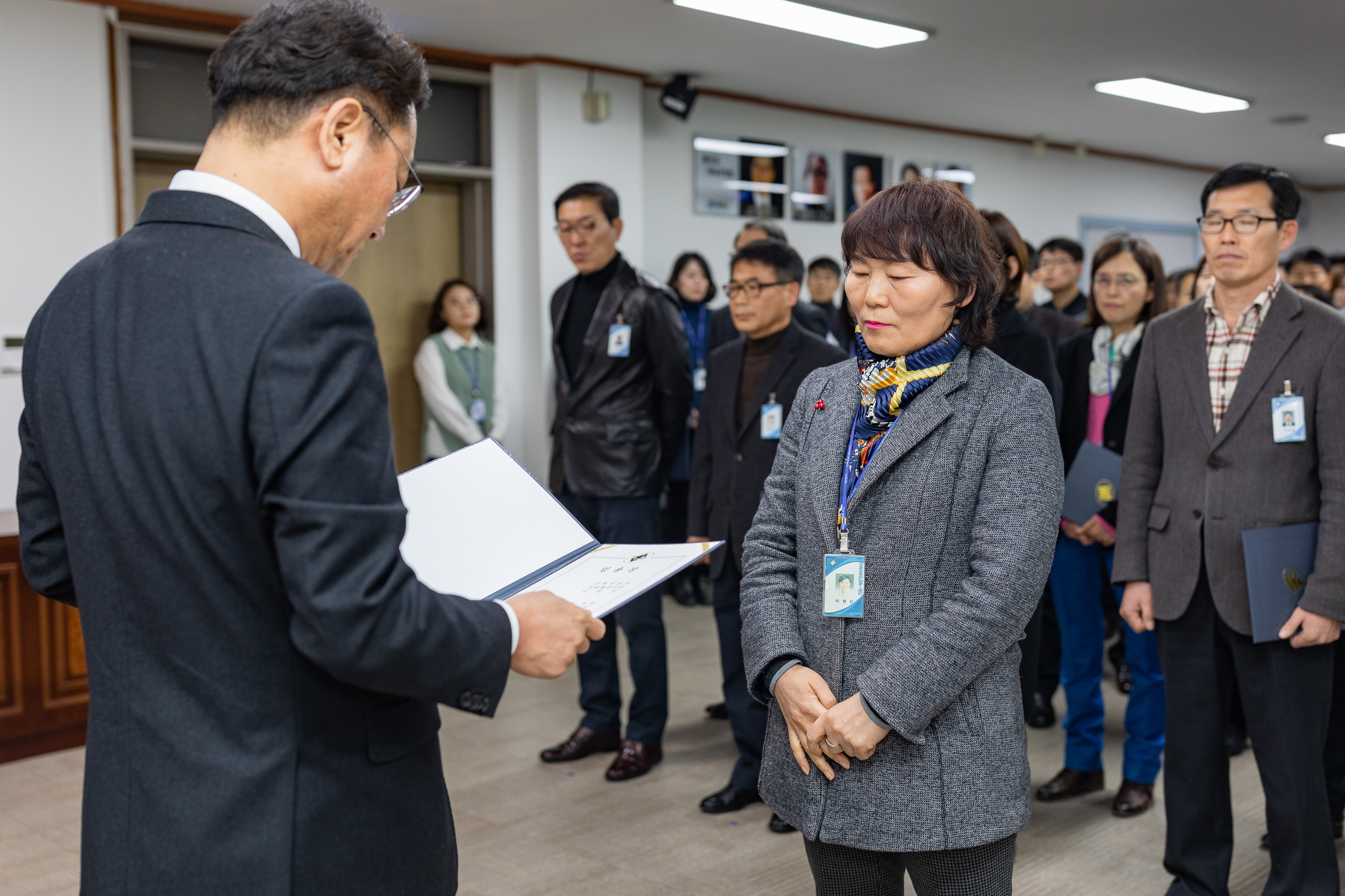 20190104-6급이상 공무원 보직임용 발령장 수여 IB5_9632_S.jpg