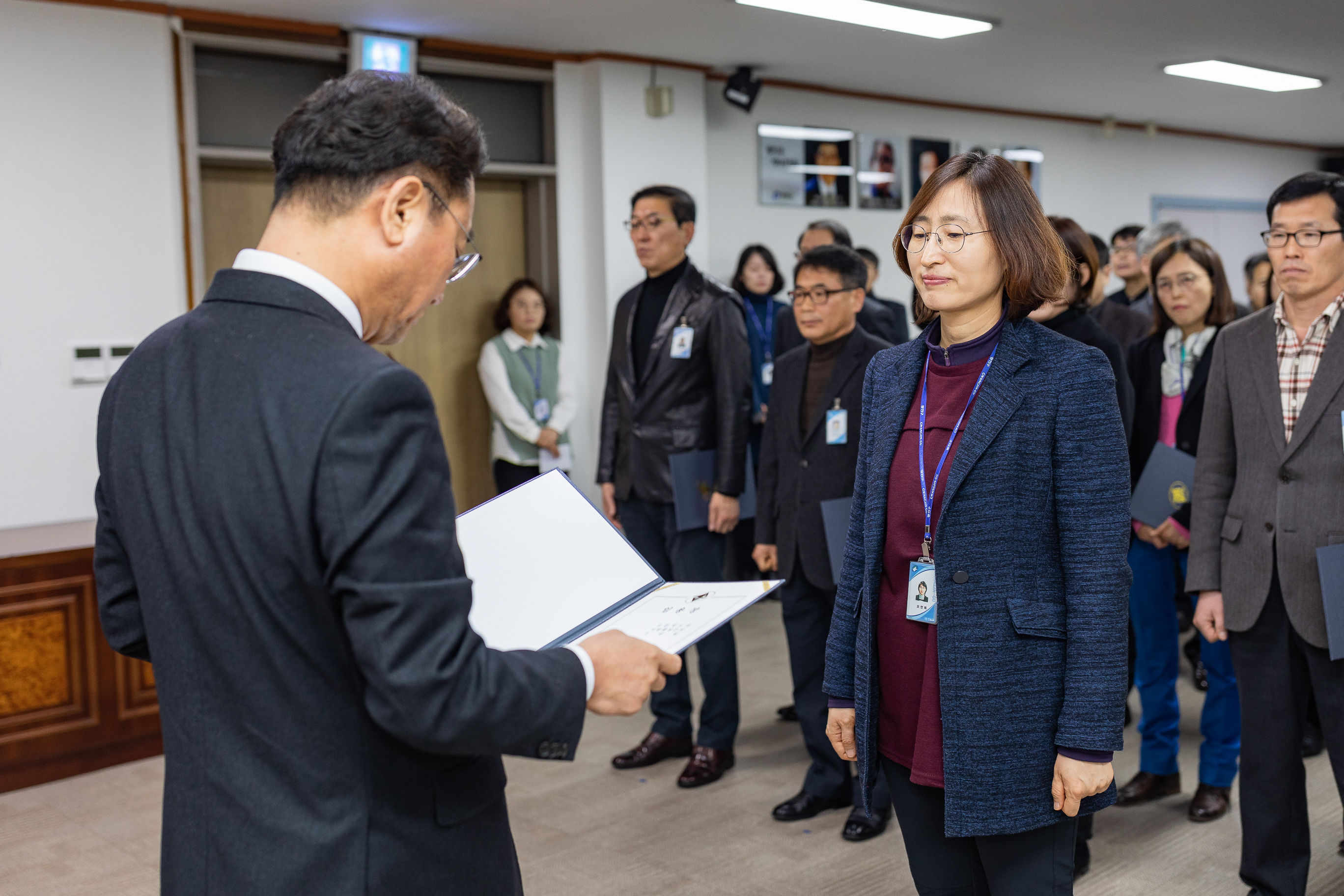 20190104-6급이상 공무원 보직임용 발령장 수여 IB5_9664_S.jpg