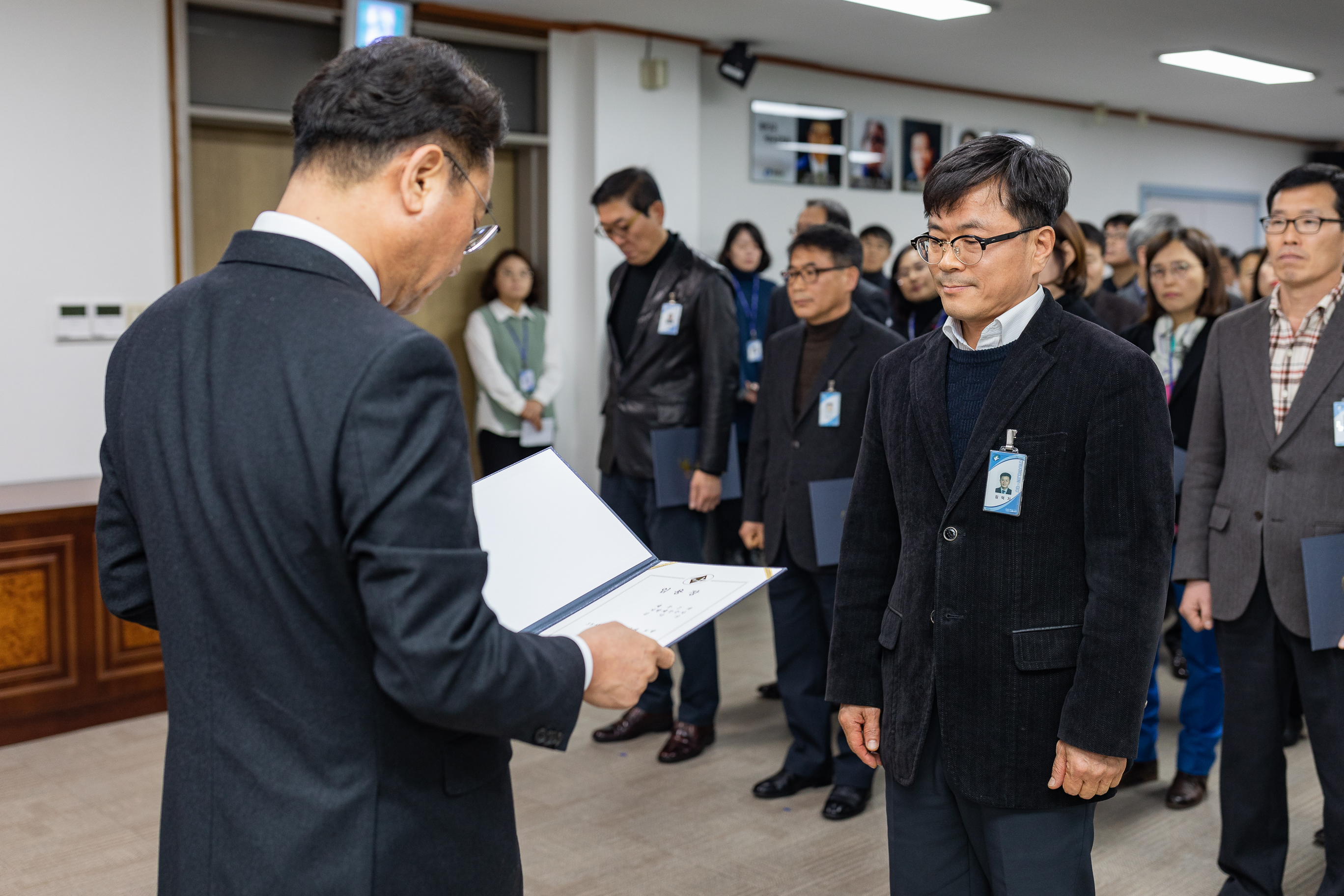 20190104-6급이상 공무원 보직임용 발령장 수여 IB5_9684_S.jpg