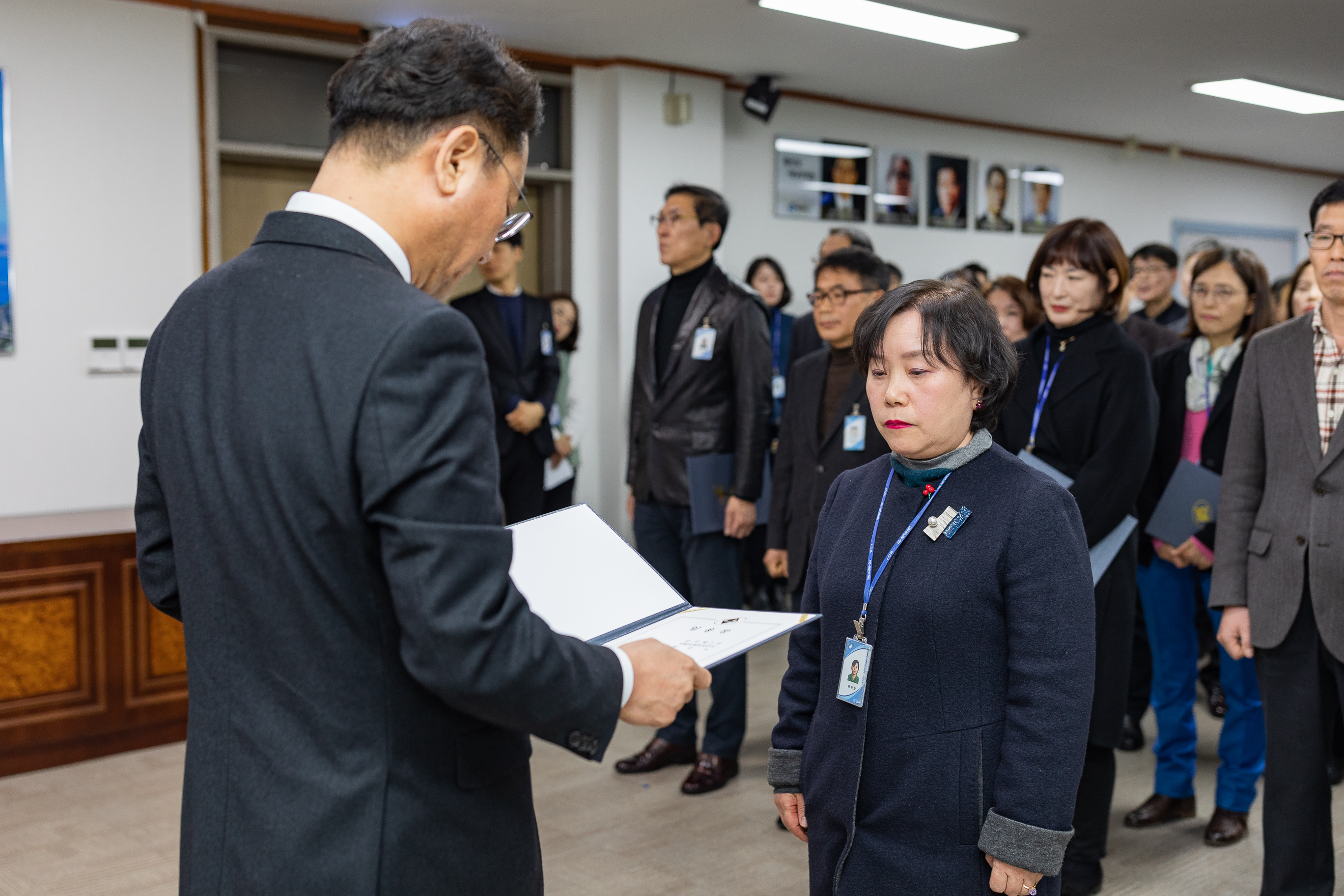 20190104-6급이상 공무원 보직임용 발령장 수여 IB5_9727_S.jpg