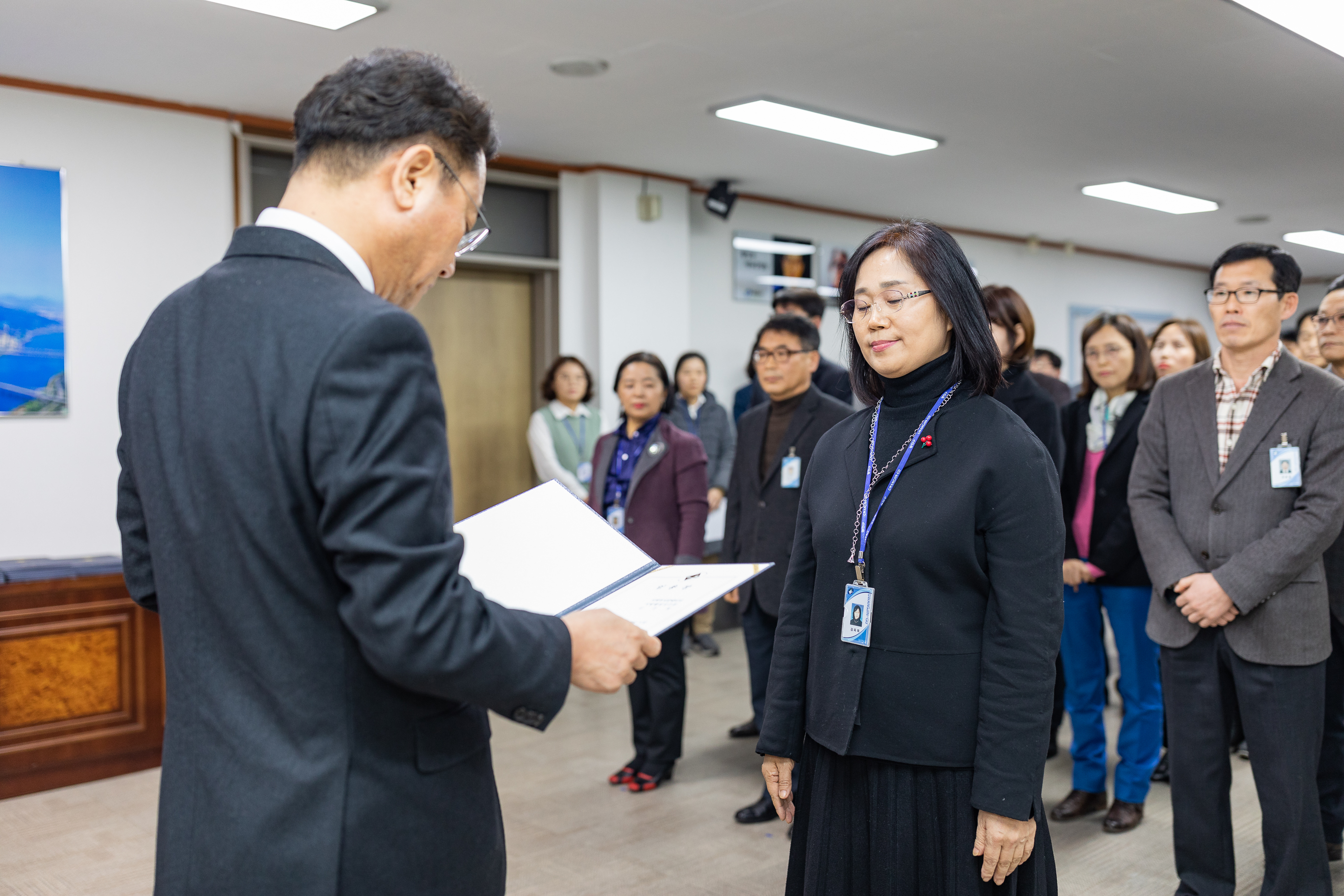 20190104-6급이상 공무원 보직임용 발령장 수여 IB5_9007_S.jpg