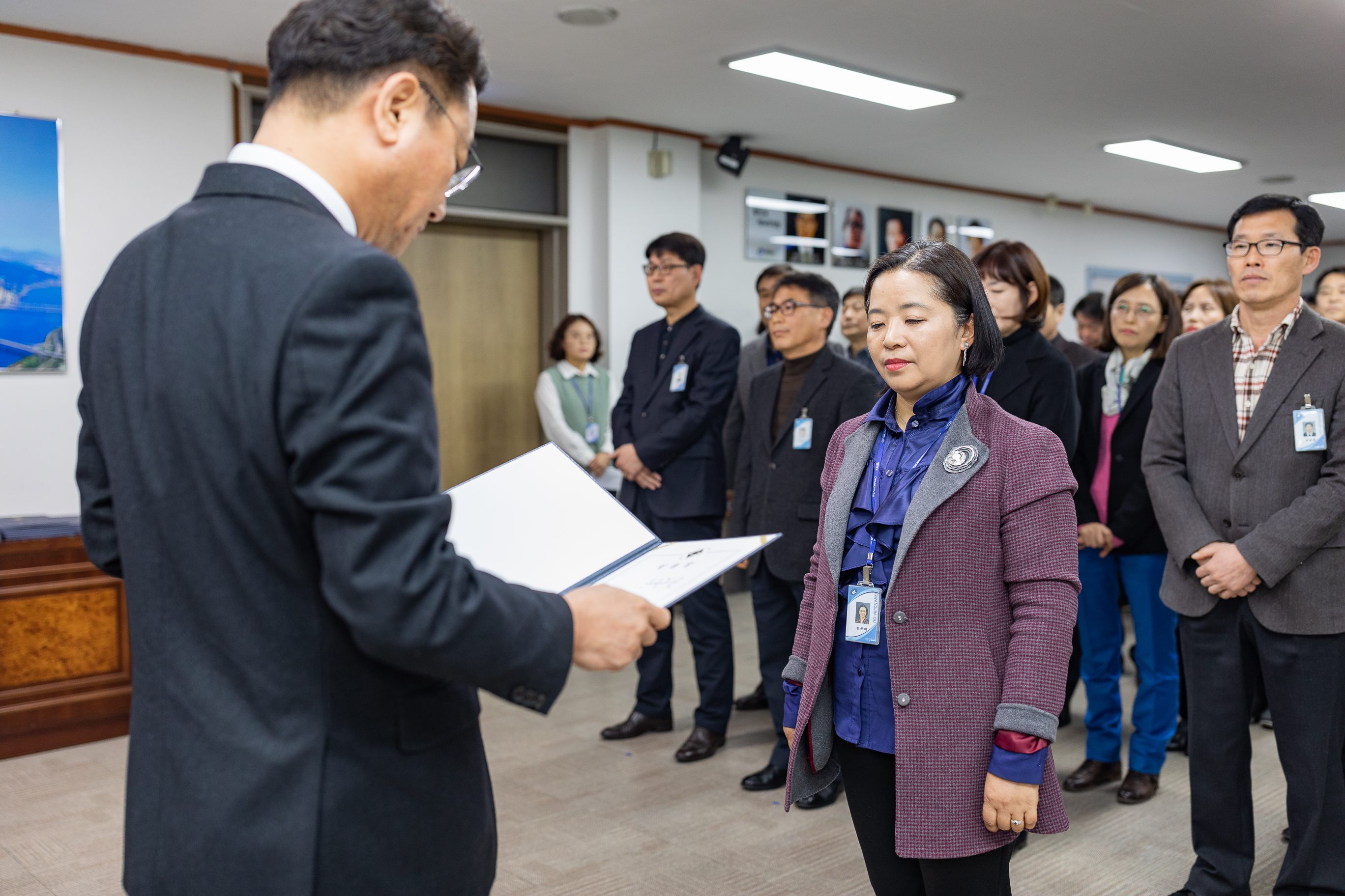 20190104-6급이상 공무원 보직임용 발령장 수여 IB5_9015_S.jpg