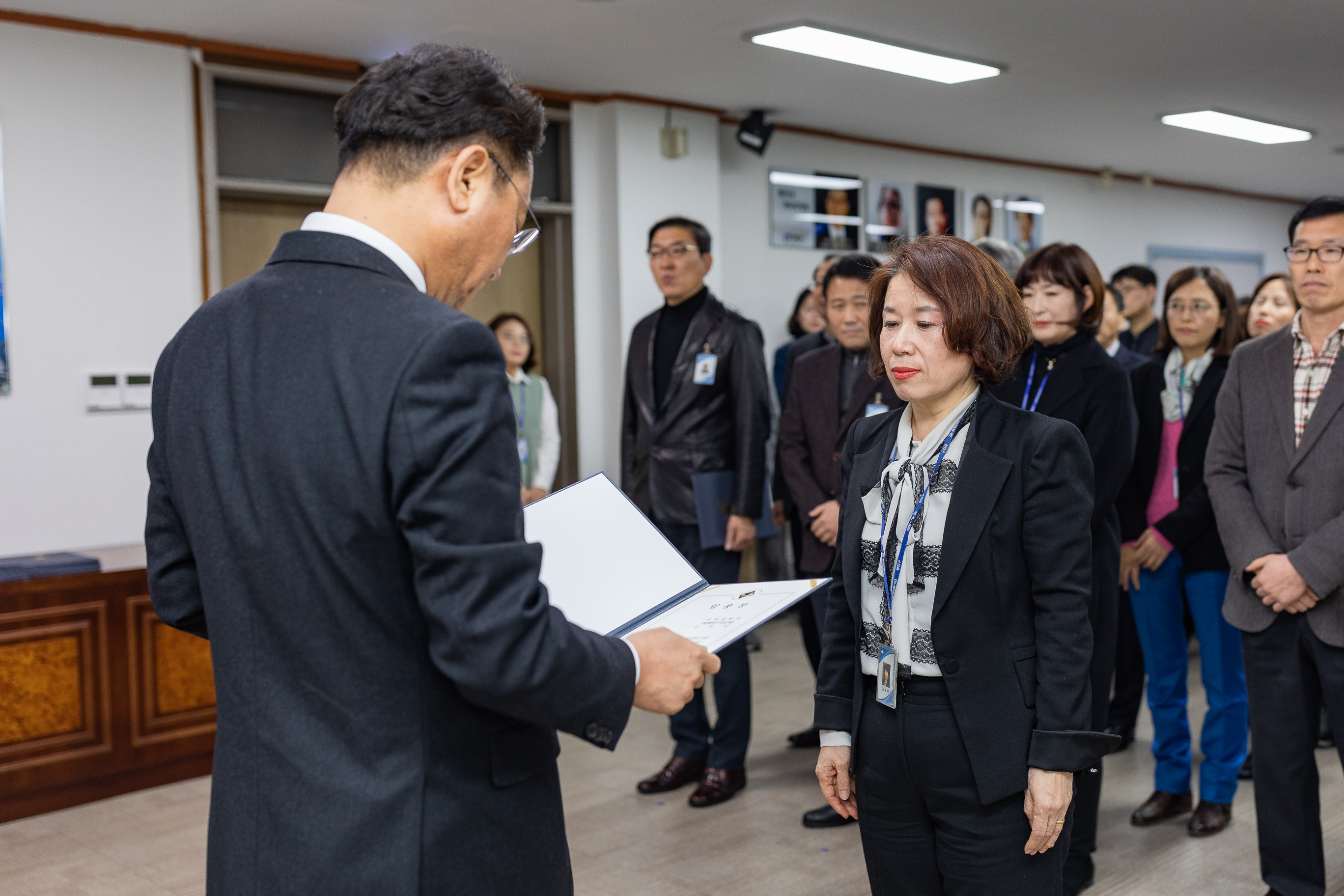 20190104-6급이상 공무원 보직임용 발령장 수여 IB5_9106_S.jpg