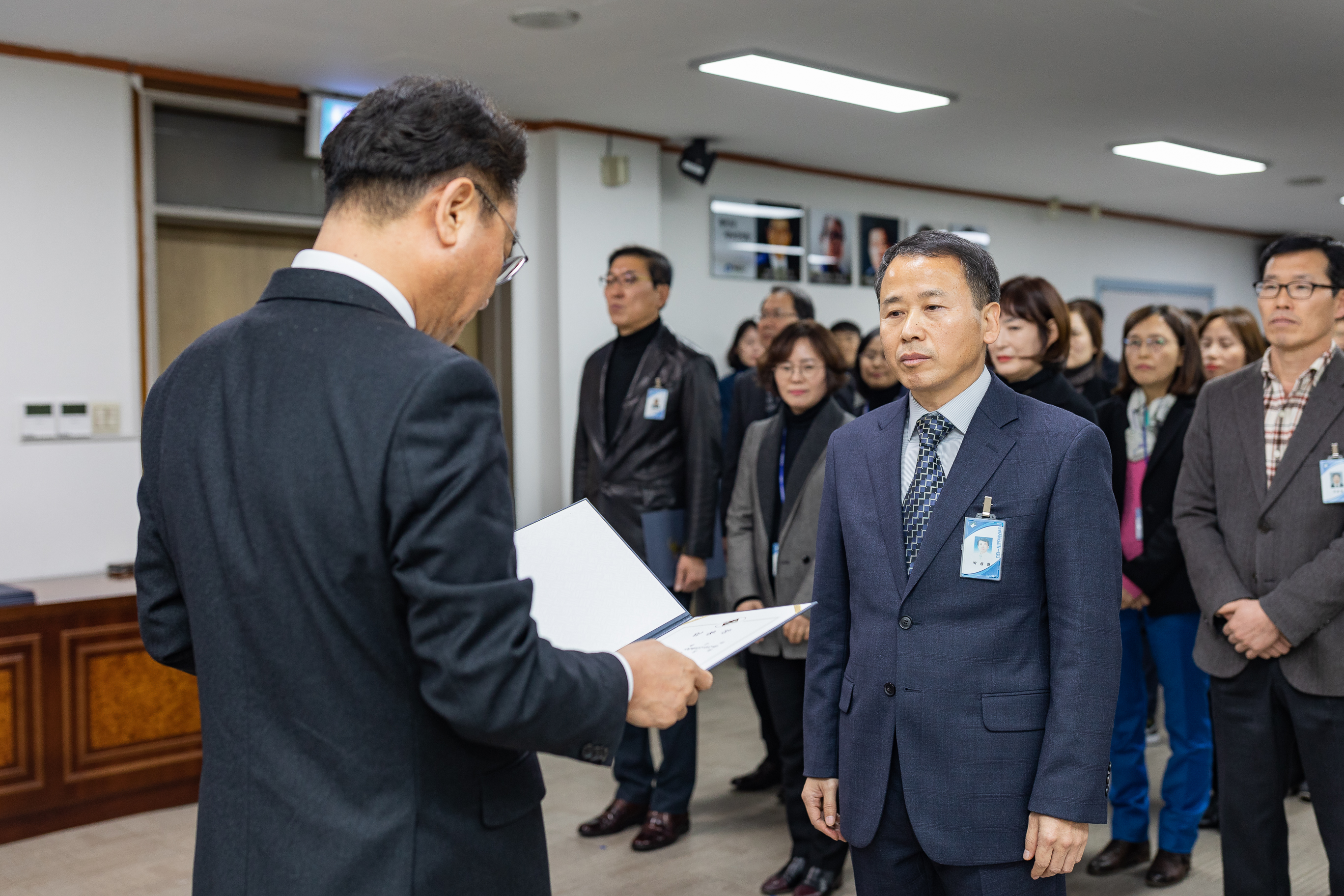 20190104-6급이상 공무원 보직임용 발령장 수여 IB5_9134_S.jpg