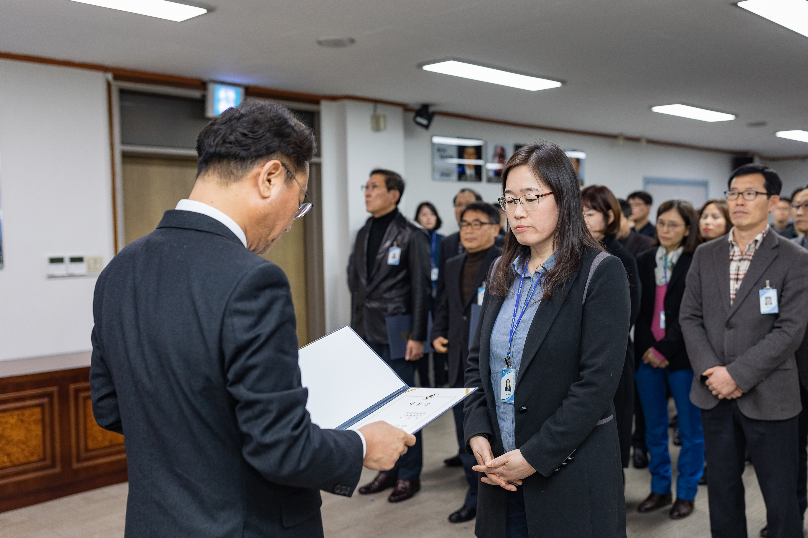 20190104-6급이상 공무원 보직임용 발령장 수여 IB5_9185_S.jpg