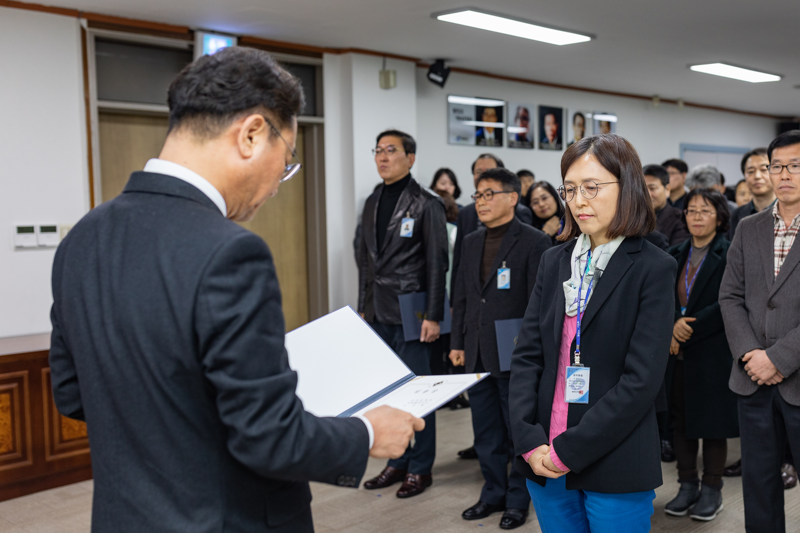20190104-6급이상 공무원 보직임용 발령장 수여 IB5_9208_S.jpg