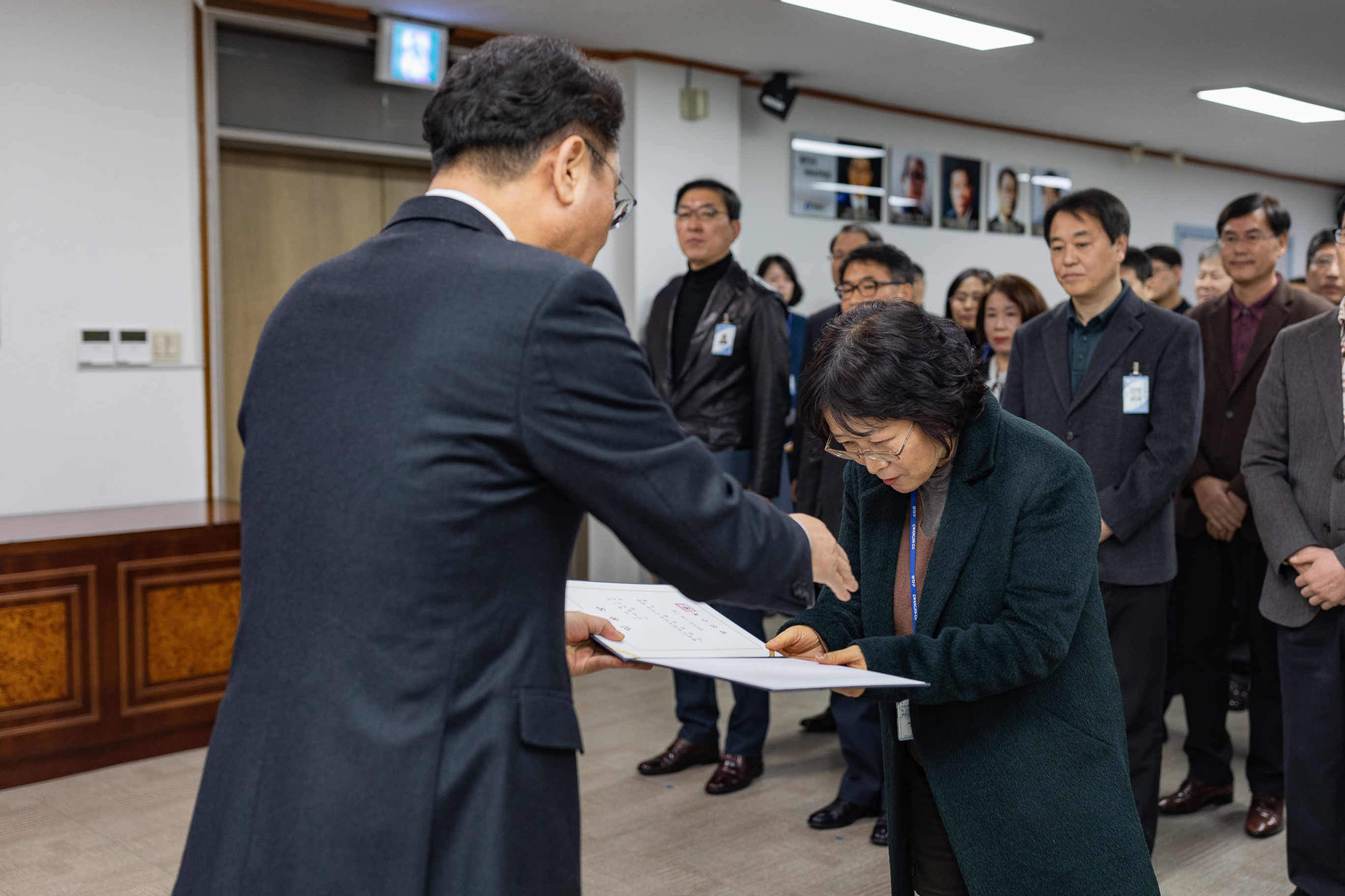 20190104-6급이상 공무원 보직임용 발령장 수여 IB5_9229_S.jpg