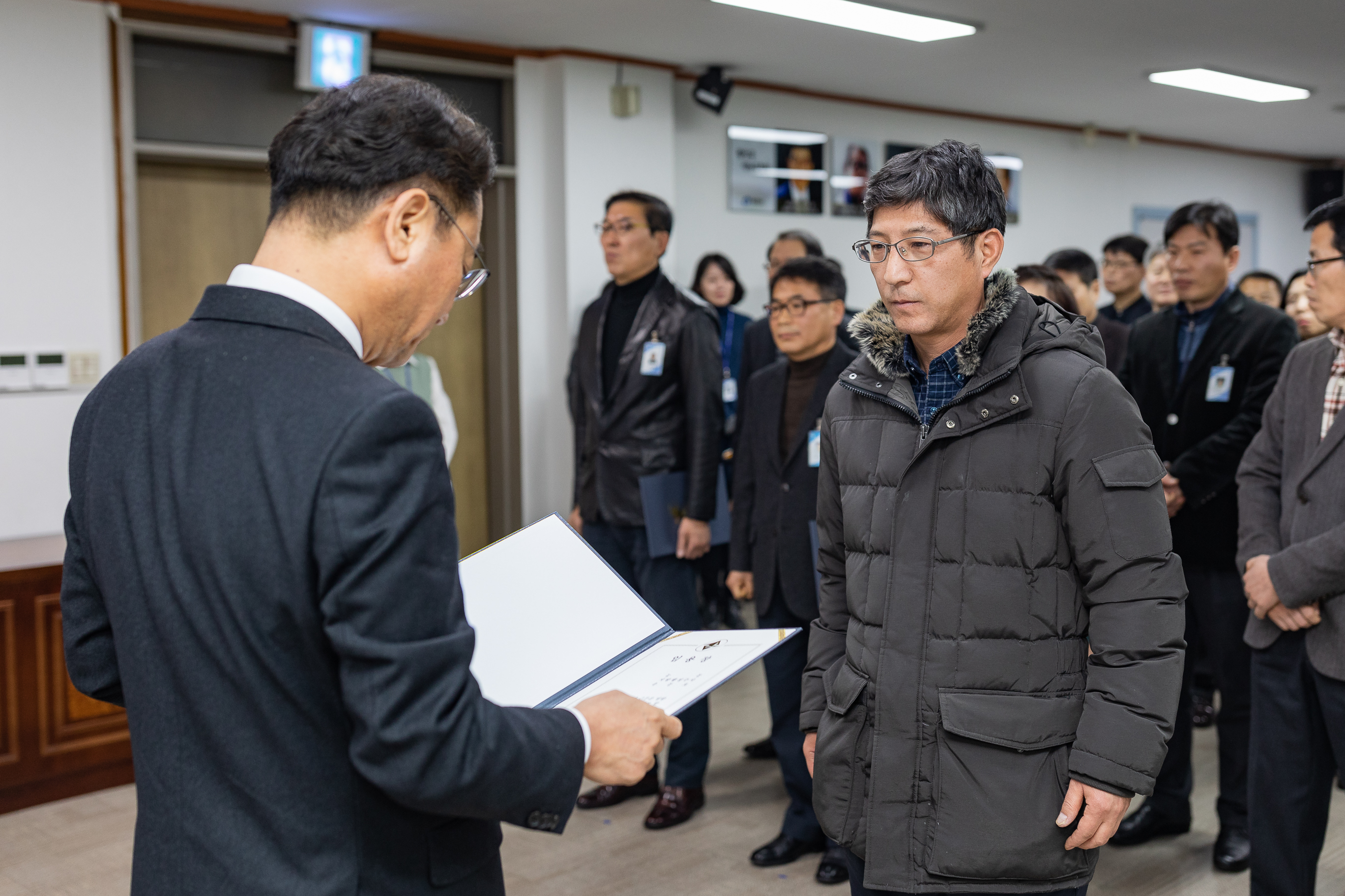 20190104-6급이상 공무원 보직임용 발령장 수여 IB5_9253_S.jpg